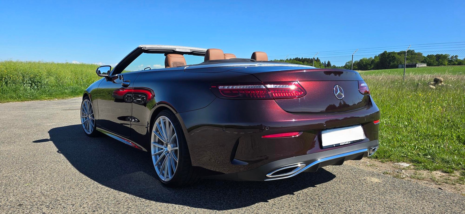 MERCEDES-BENZ E 300 d AMG Line 4matic-image-5