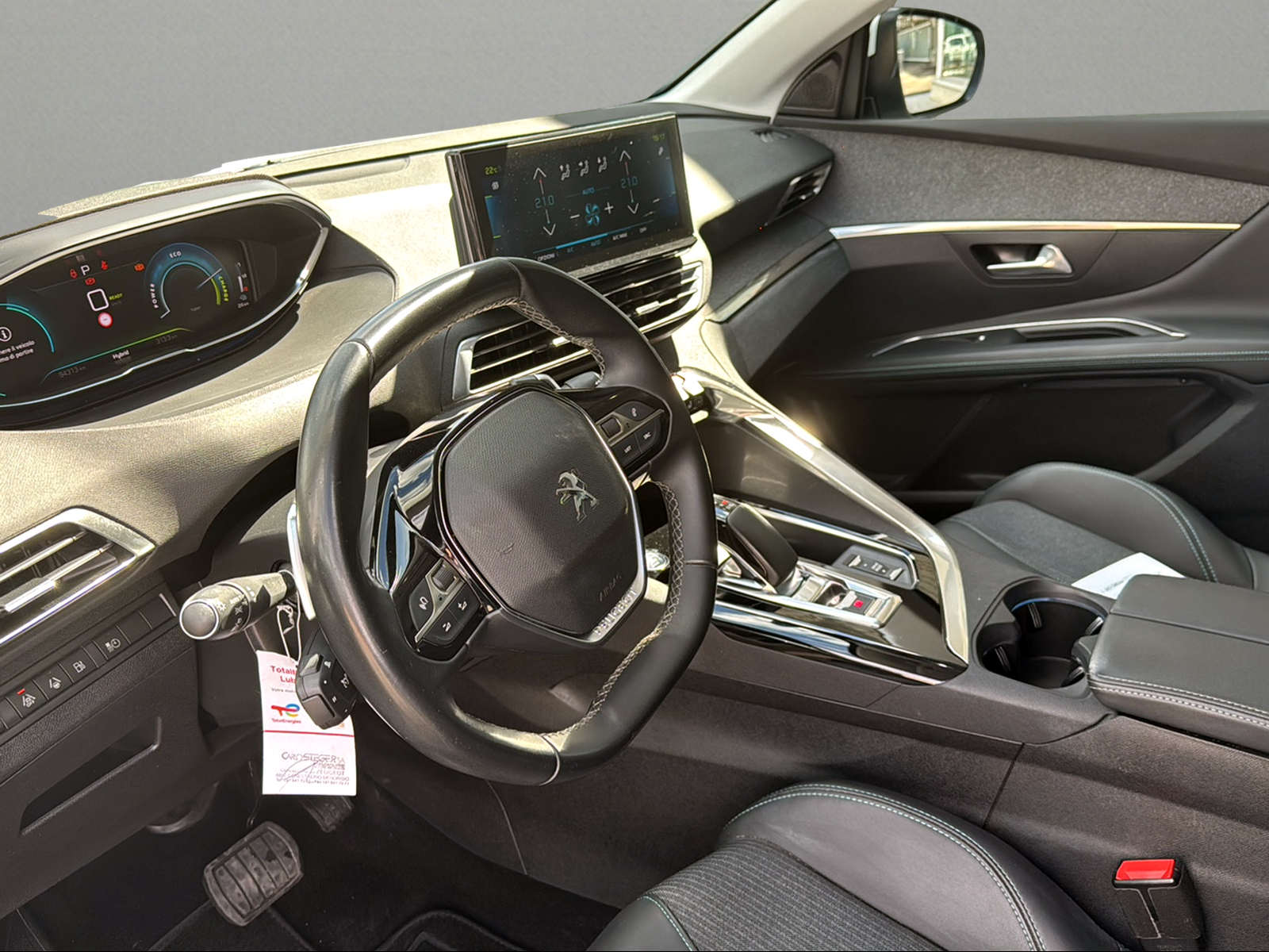 PEUGEOT 3008 225e Hybrid2 Allure Pack EAT8-image-4