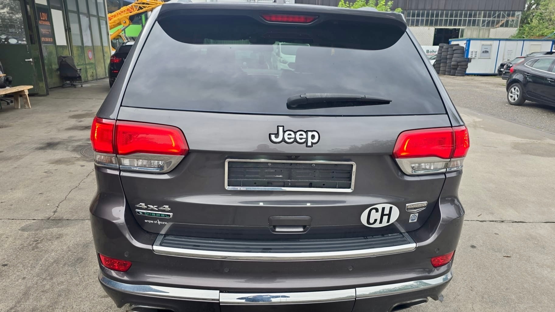 JEEP Grand Cherokee 3.0 CRD Summit Automatic-image-7