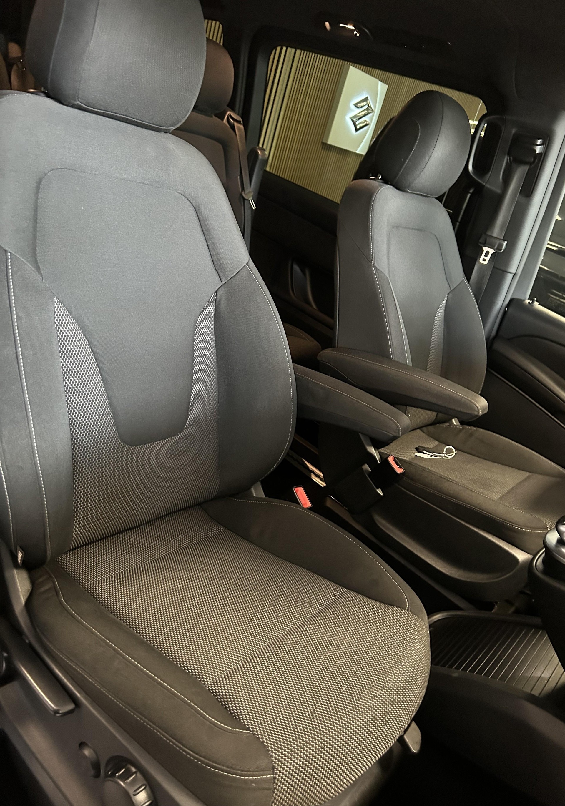 MERCEDES-BENZ V 250 d BlueTec lang 4matic Van 7 PLACES/7PLATZ-image-17