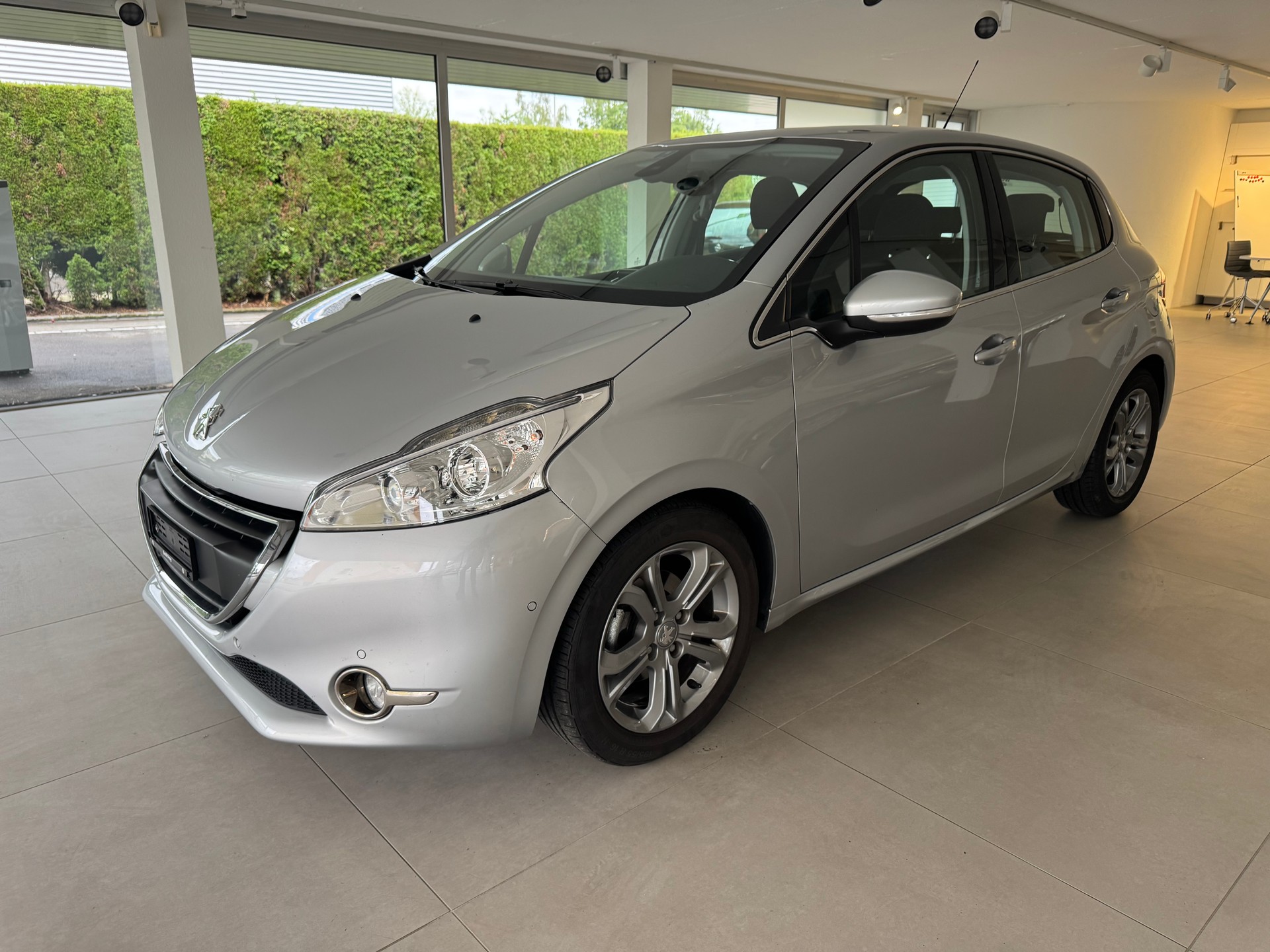 PEUGEOT 208 1.6 VTI Allure Automatik-image-0