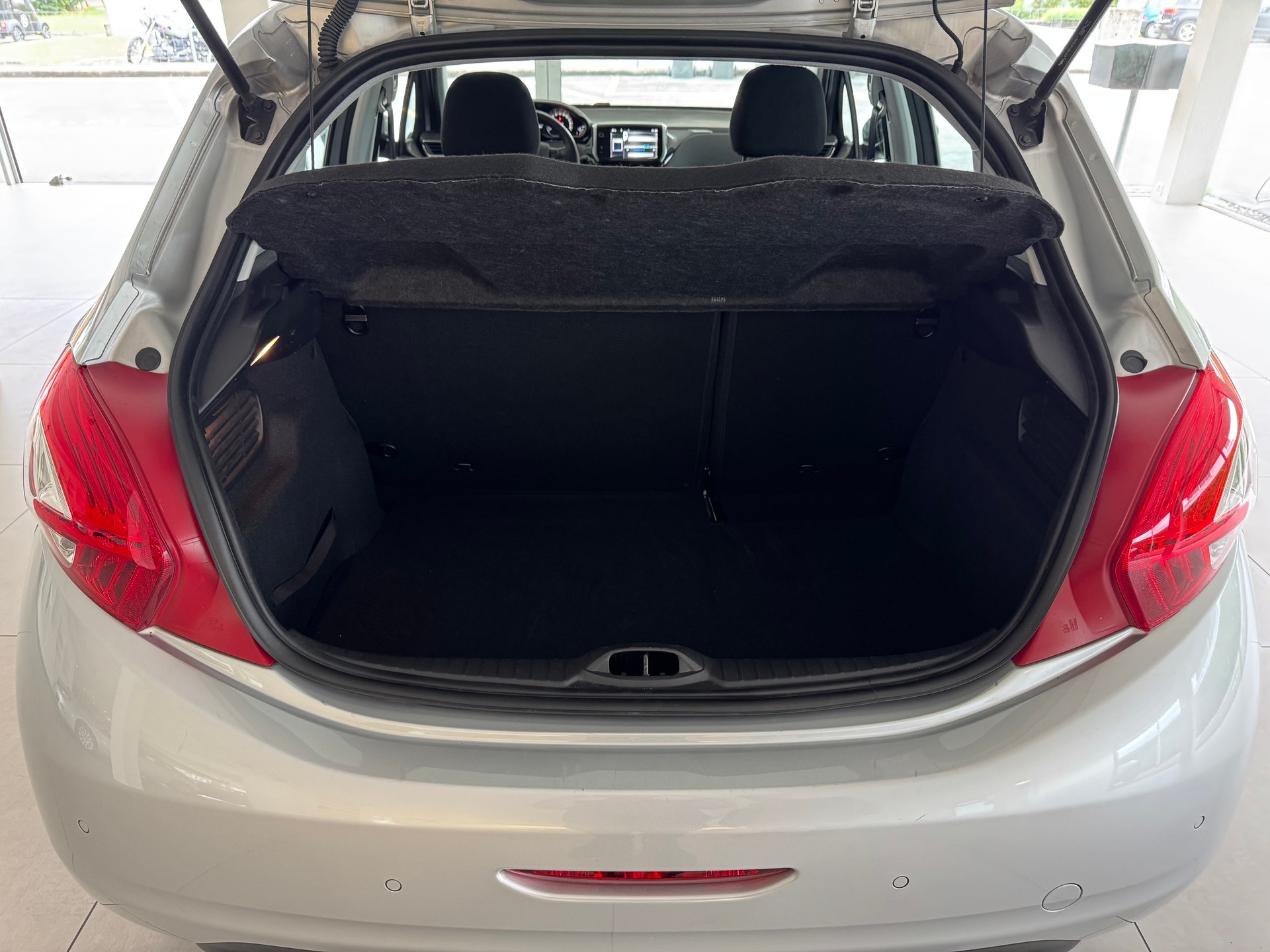 PEUGEOT 208 1.6 VTI Allure Automatik-image-8