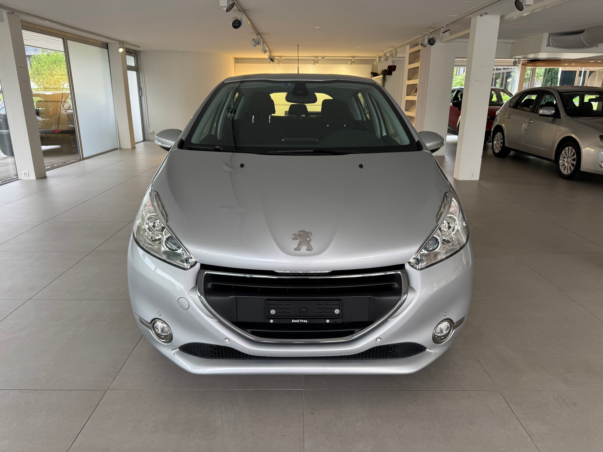 PEUGEOT 208 1.6 VTI Allure Automatik-image-2