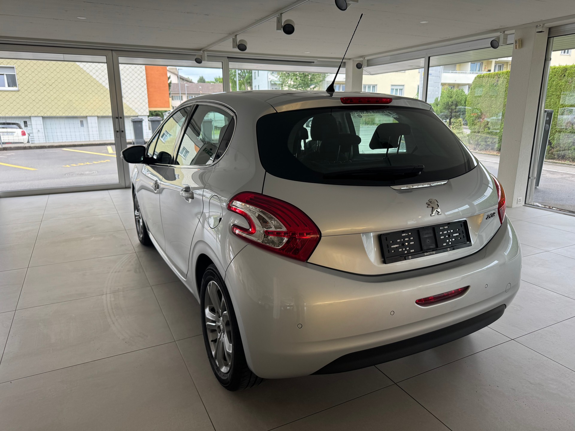 PEUGEOT 208 1.6 VTI Allure Automatik-image-5