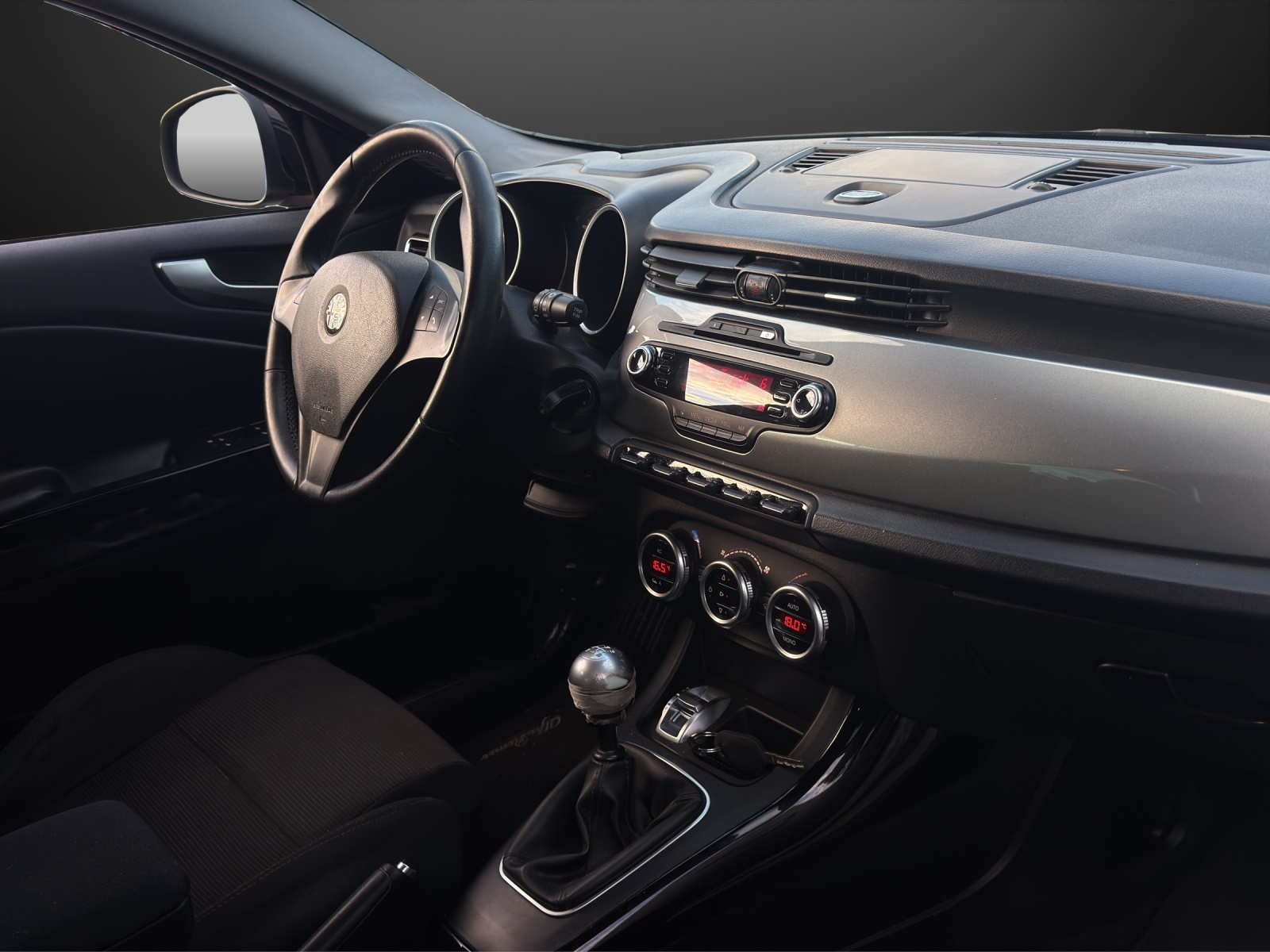 ALFA ROMEO Giulietta 1.4 T Distinctive-image-9