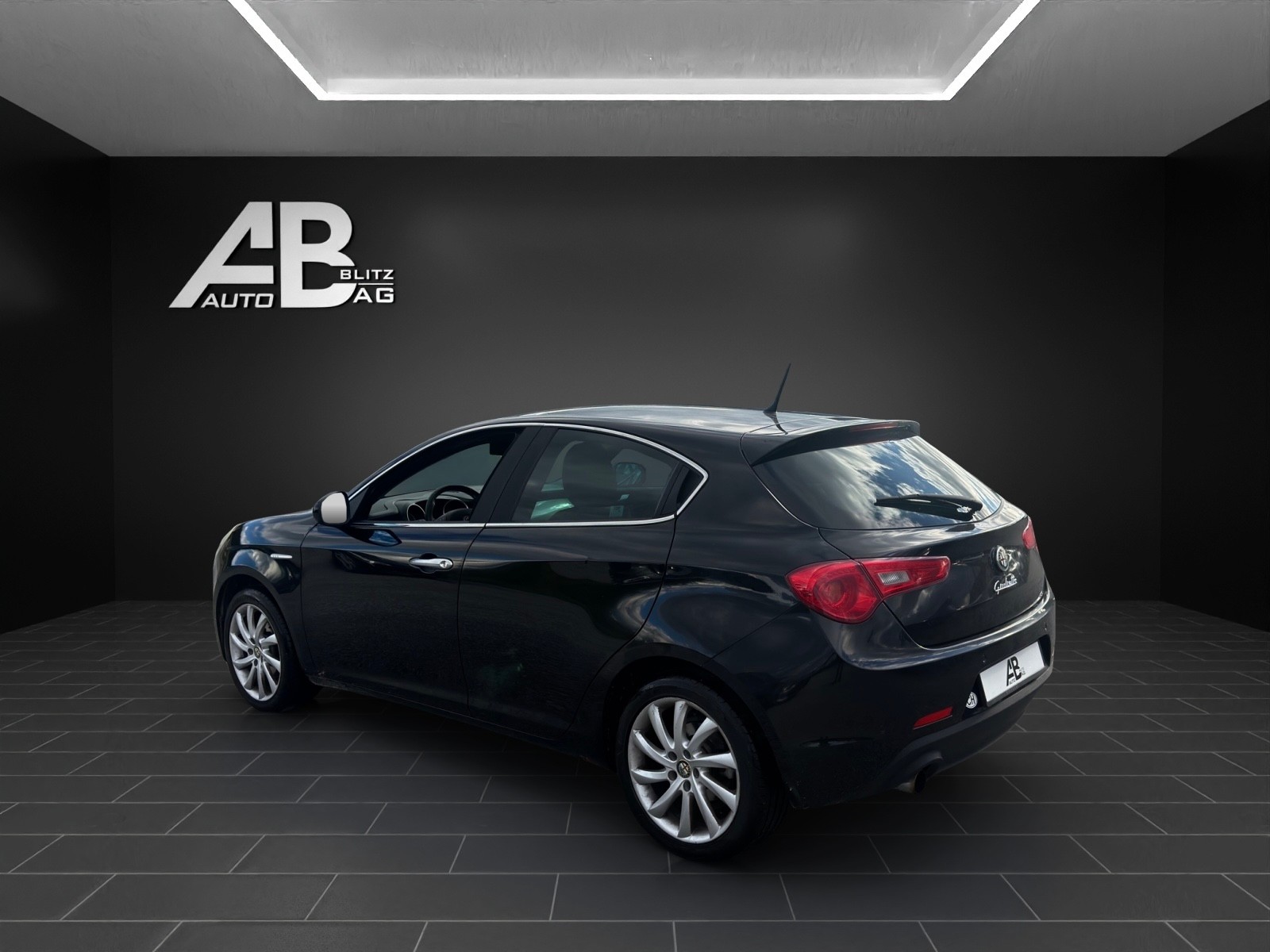 ALFA ROMEO Giulietta 1.4 T Distinctive-image-2