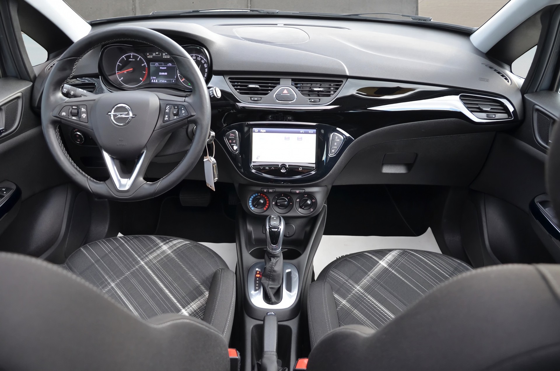 OPEL Corsa 1.4 TP Color Edition Automatic*Frisch ab MFK,1 Jahr oder 20'000km Garantie*-image-5