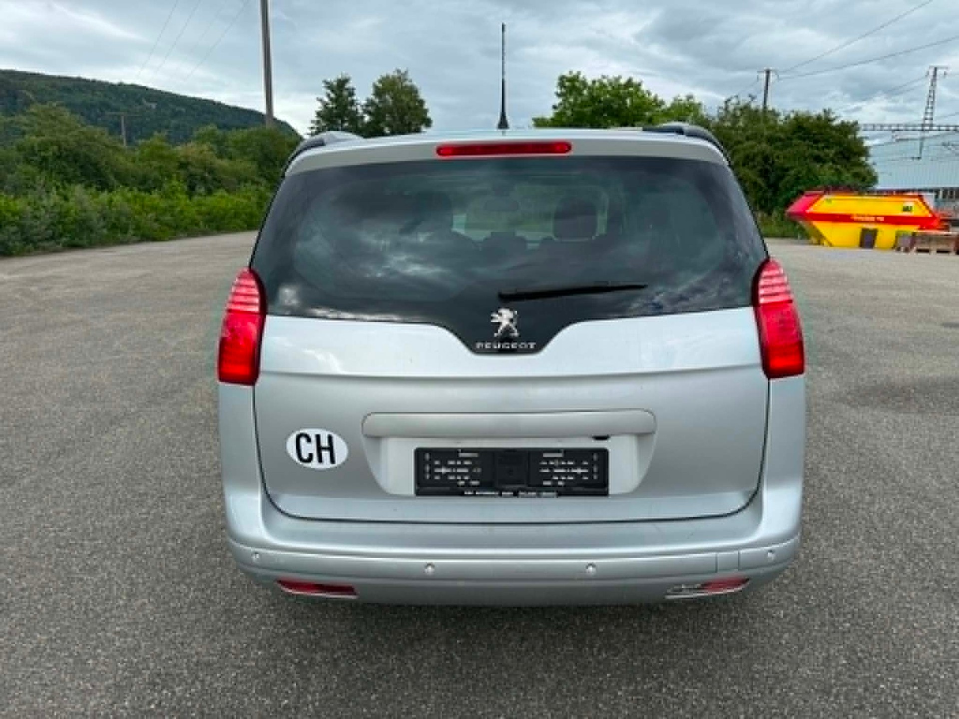 PEUGEOT 5008 1.6 THP Allure Tiptronic-image-6