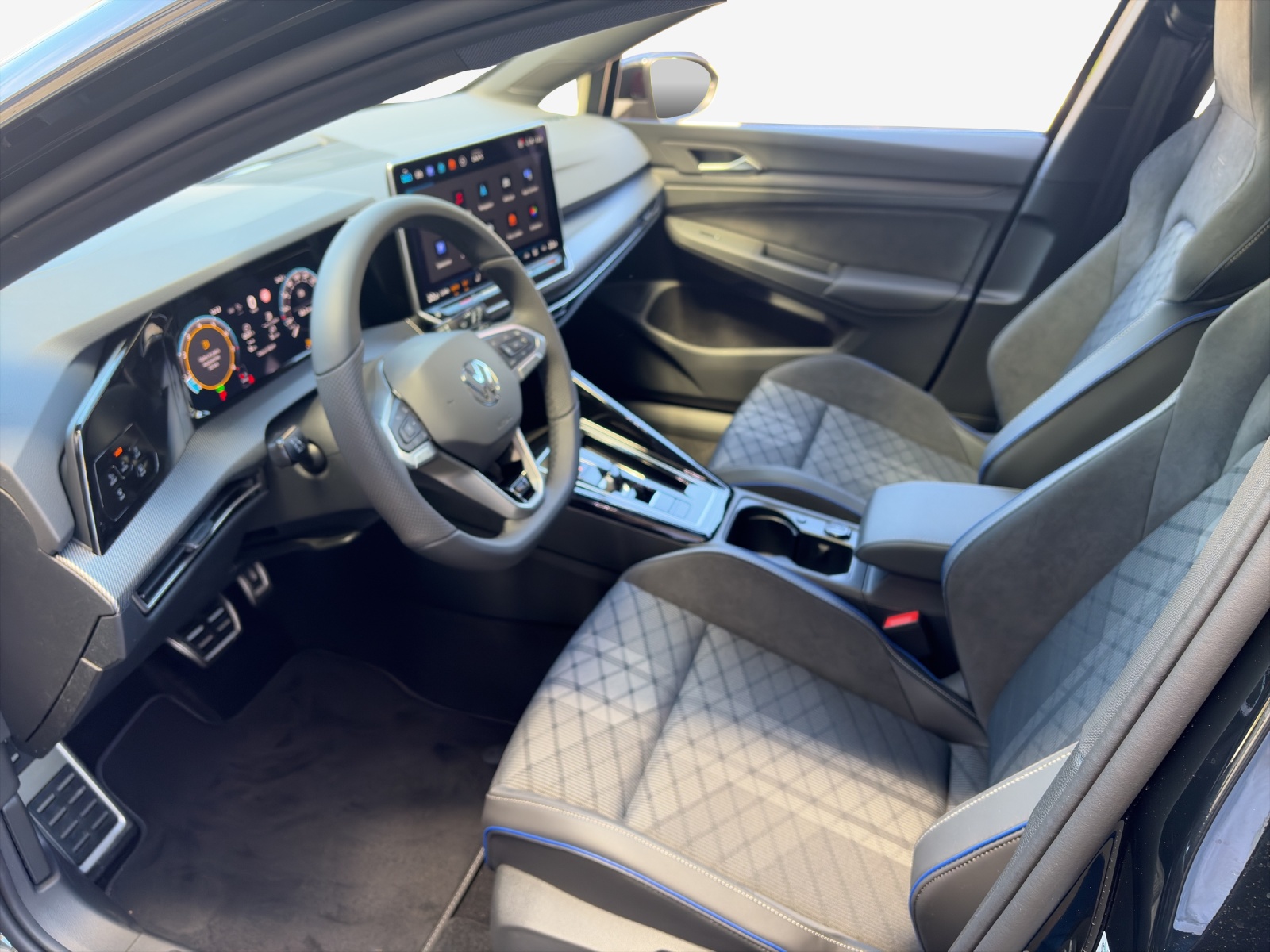 VW Golf 2.0 TSI R-Line DSG 4 Motion-image-7