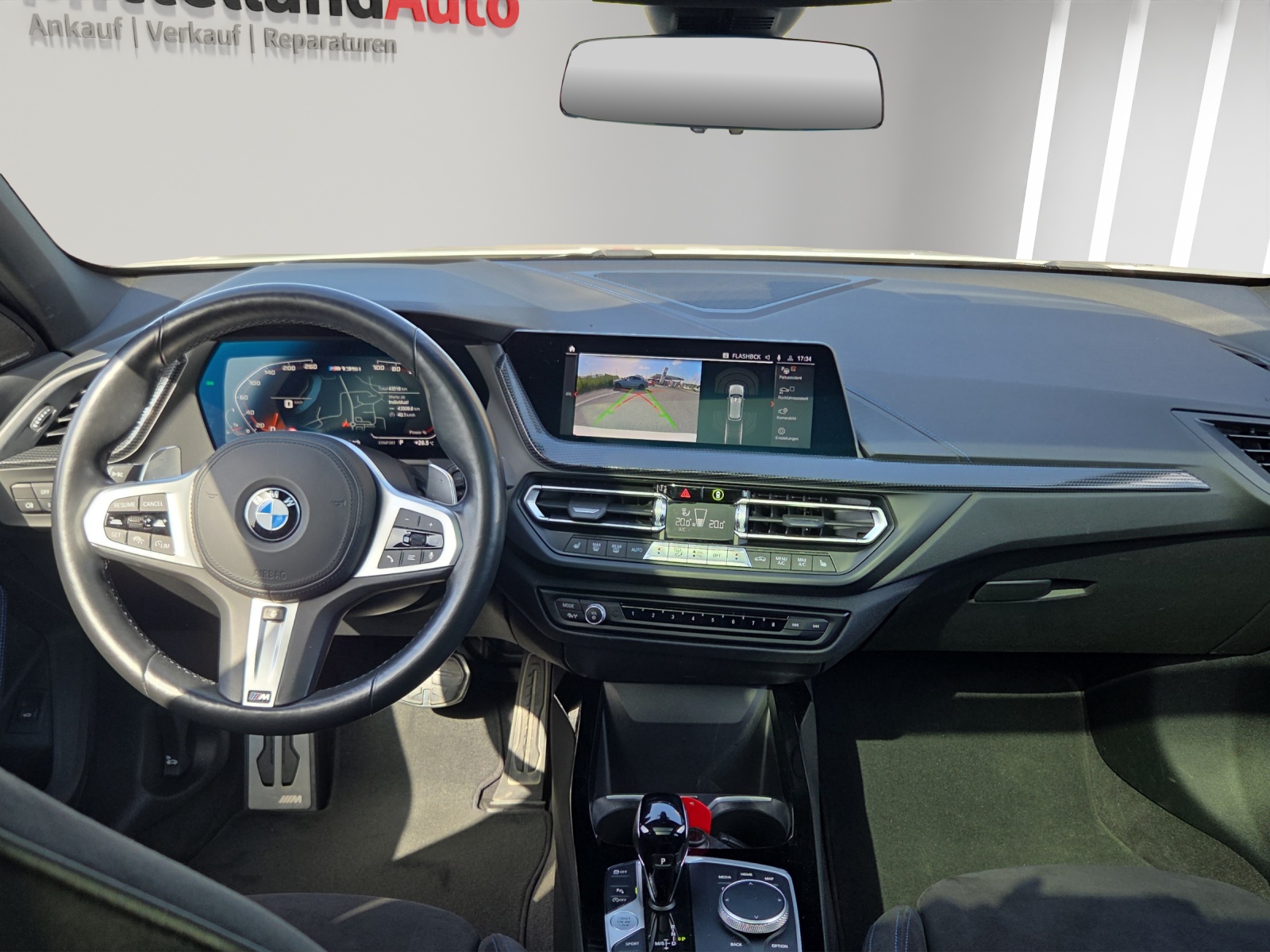 BMW M135i xDrive Steptronic-image-6