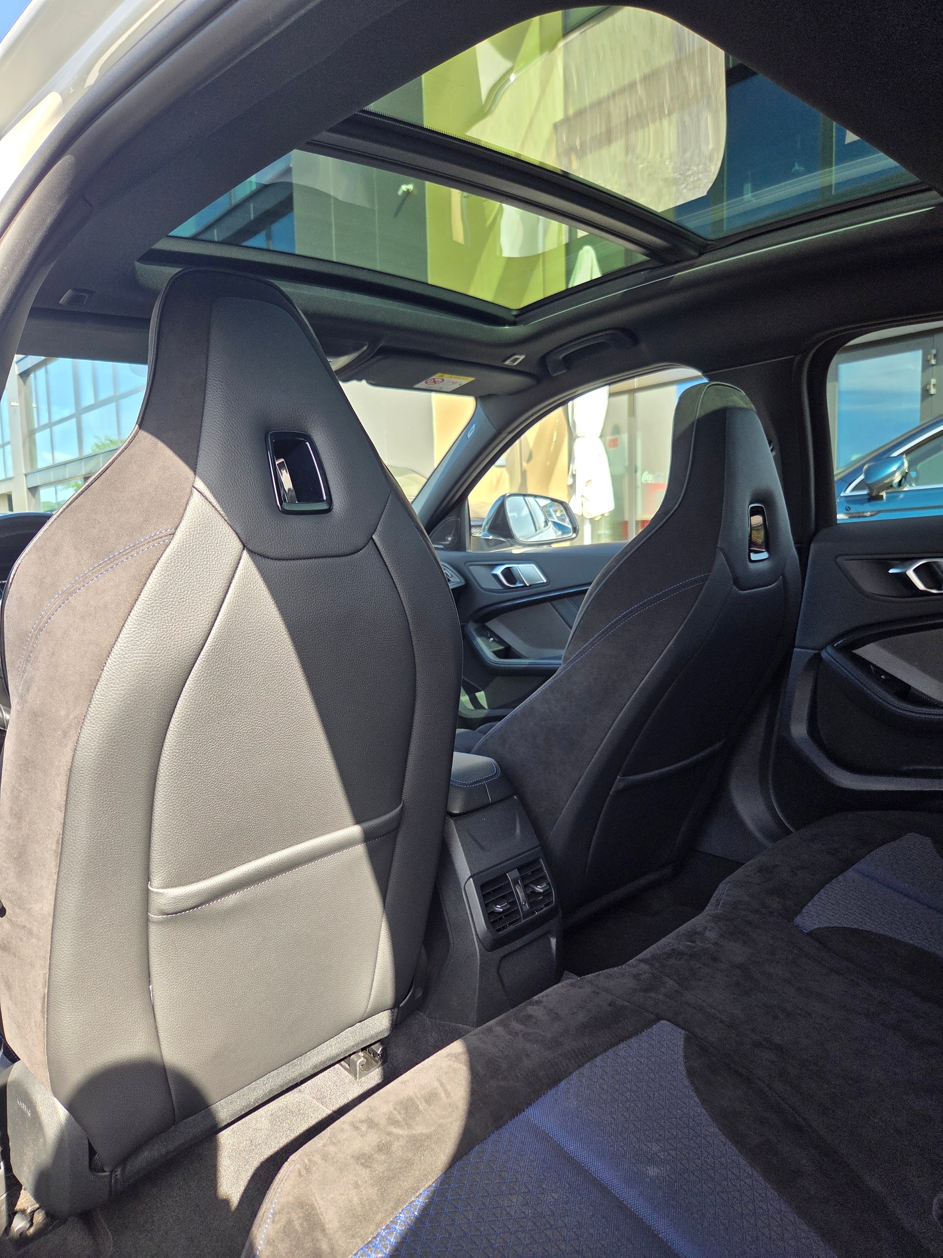 BMW M135i xDrive Steptronic-image-9