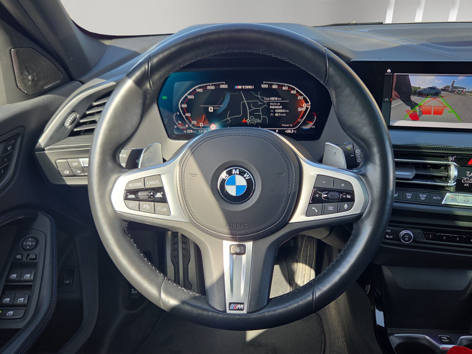 BMW M135i xDrive Steptronic-image-7