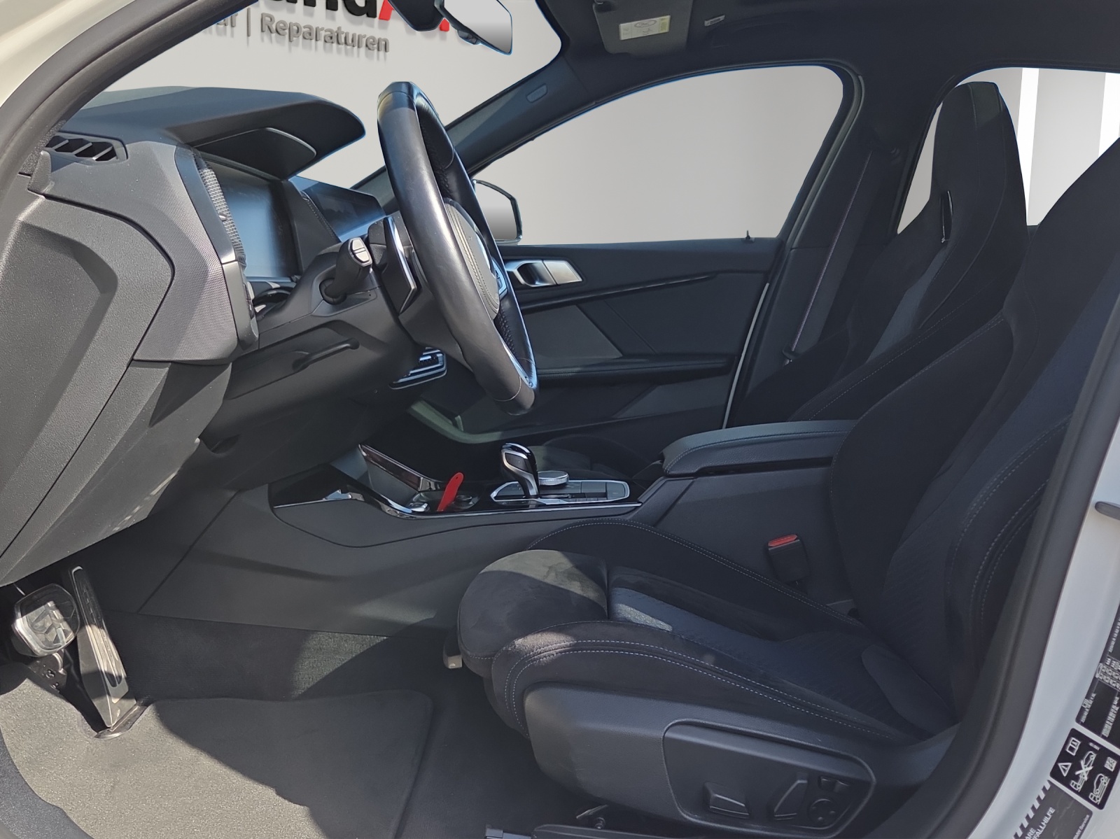 BMW M135i xDrive Steptronic-image-8