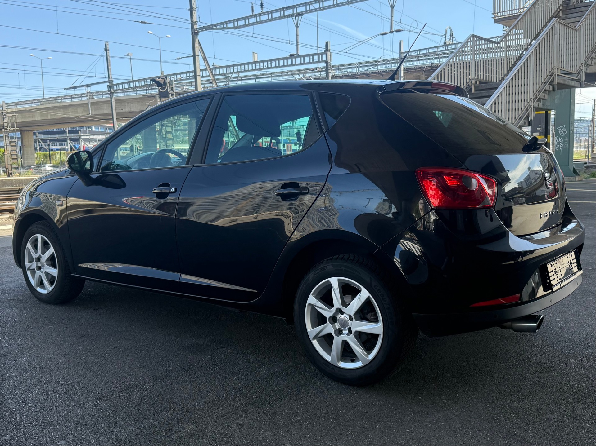 SEAT Ibiza 1.6 Style DSG-image-6
