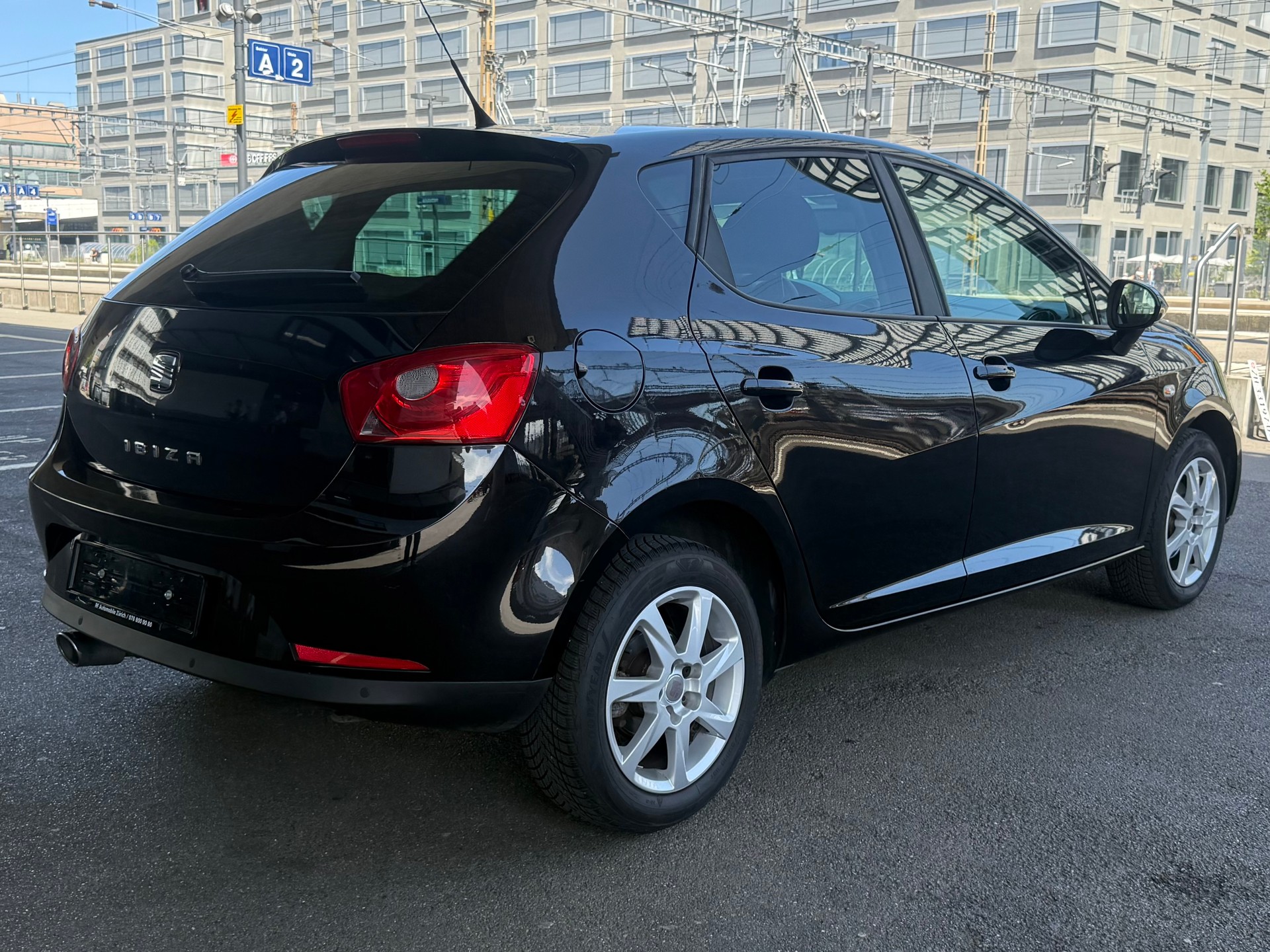 SEAT Ibiza 1.6 Style DSG-image-4