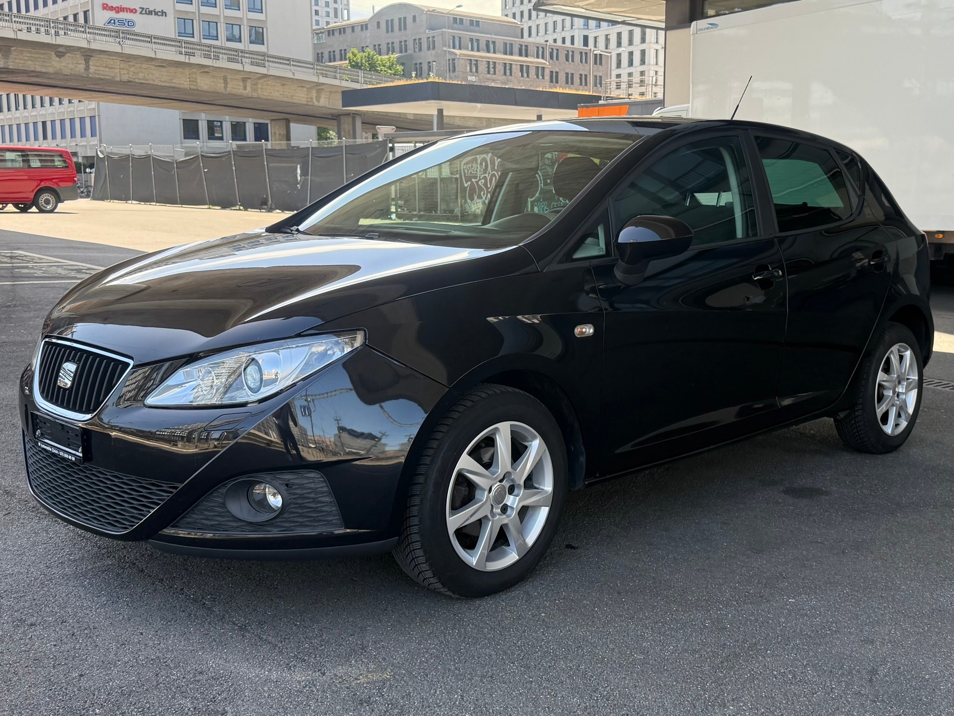 SEAT Ibiza 1.6 Style DSG-image-2