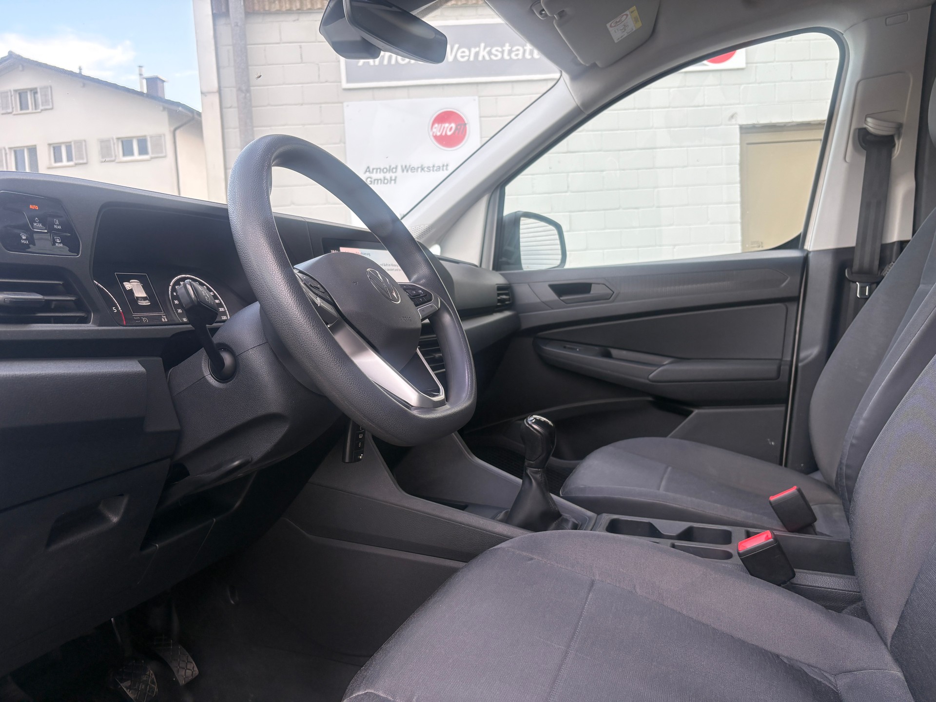 VW Caddy Cargo 2.0TDI Maxi-image-5