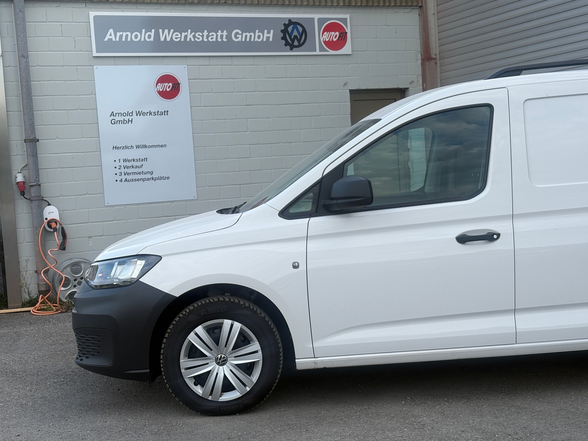 VW Caddy Cargo 2.0TDI Maxi-image-3