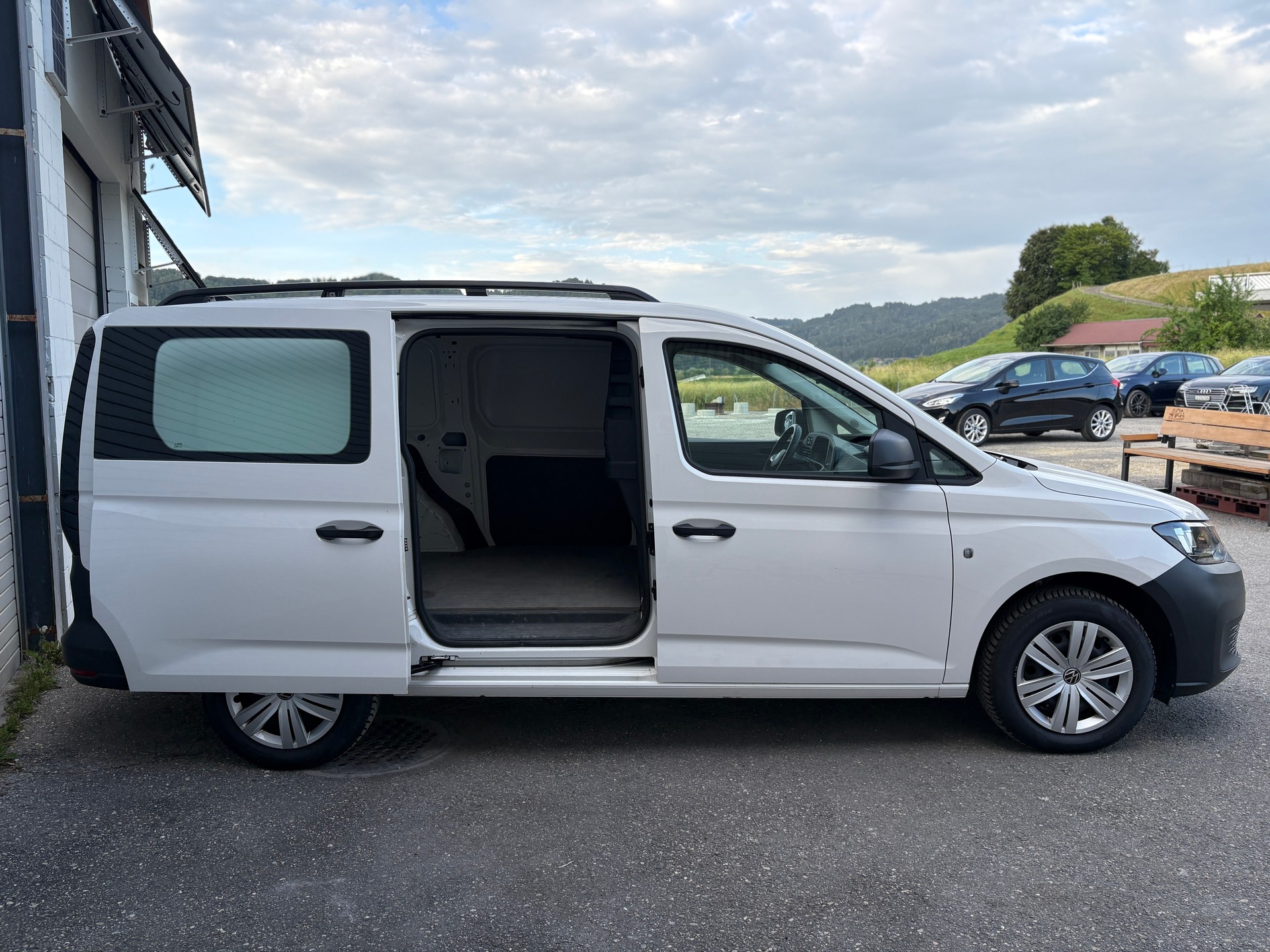 VW Caddy Cargo 2.0TDI Maxi-image-10
