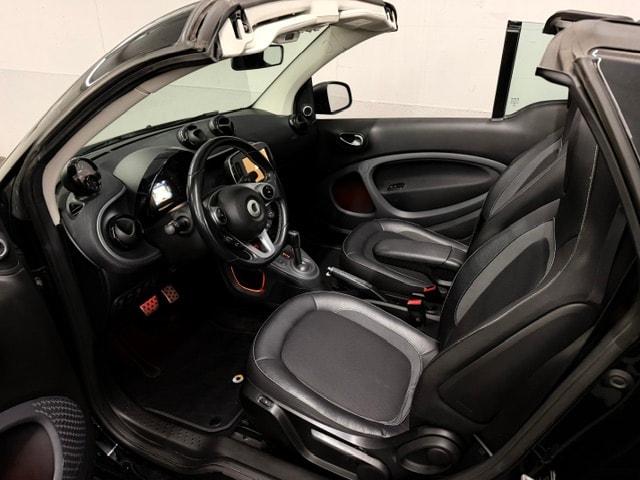 SMART fortwo Brabus Cabrio twinmatic-image-18