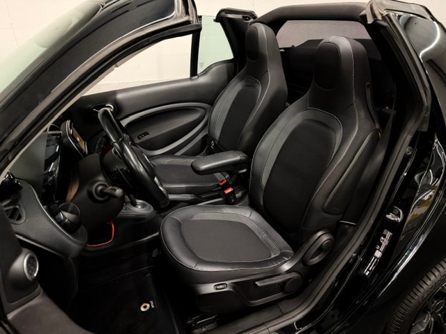 SMART fortwo Brabus Cabrio twinmatic-image-17
