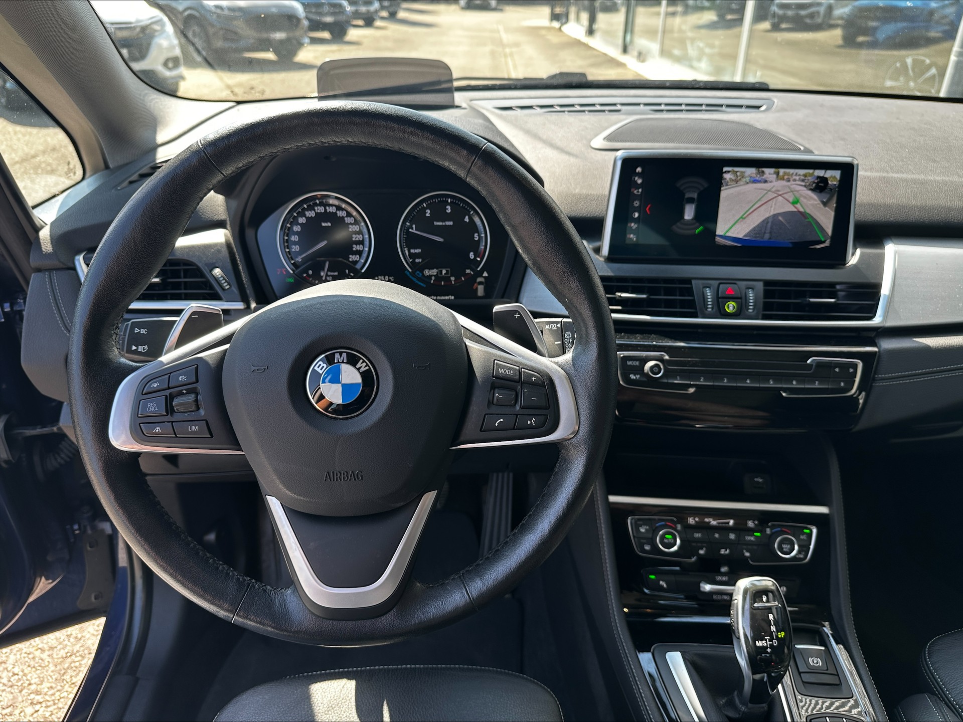 BMW 220d xDrive Active Tourer Steptronic Luxury Line-image-5