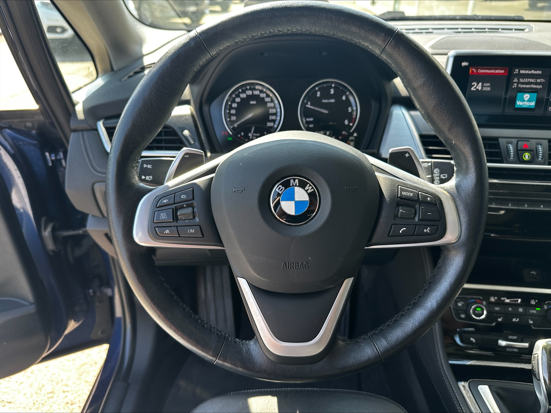 BMW 220d xDrive Active Tourer Steptronic Luxury Line-image-6