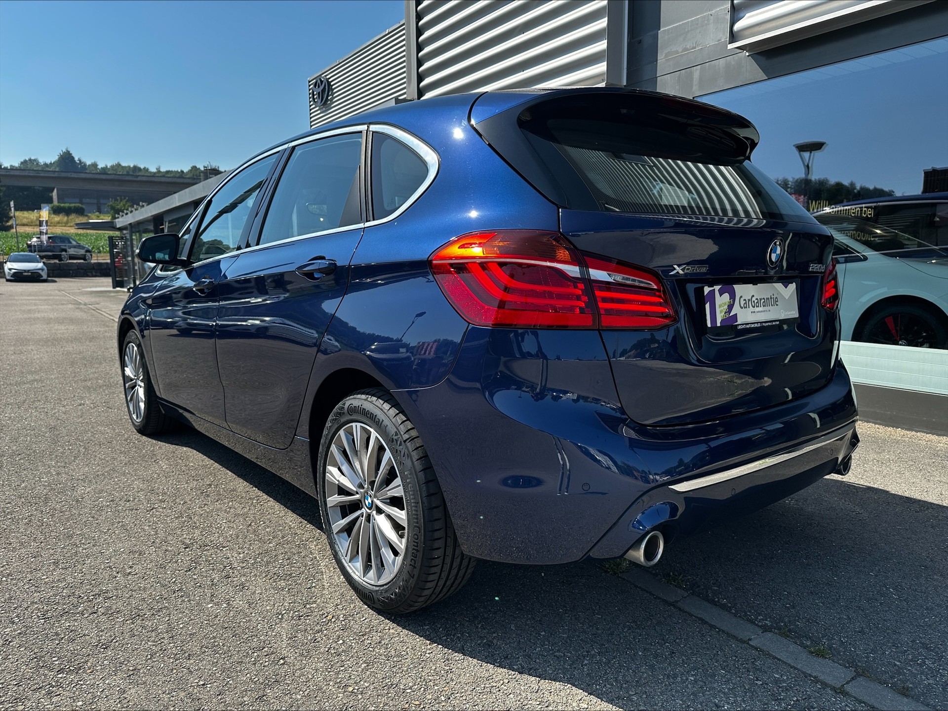 BMW 220d xDrive Active Tourer Steptronic Luxury Line-image-9