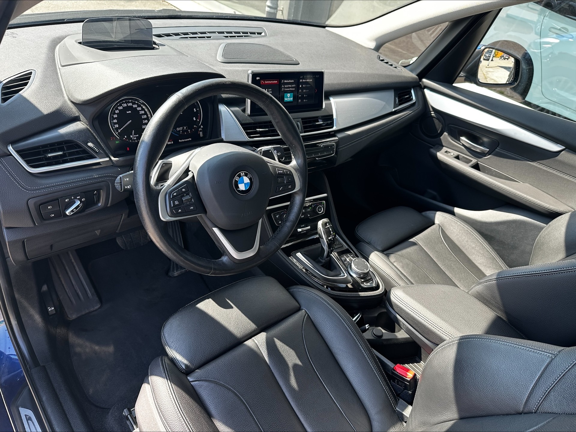 BMW 220d xDrive Active Tourer Steptronic Luxury Line-image-4