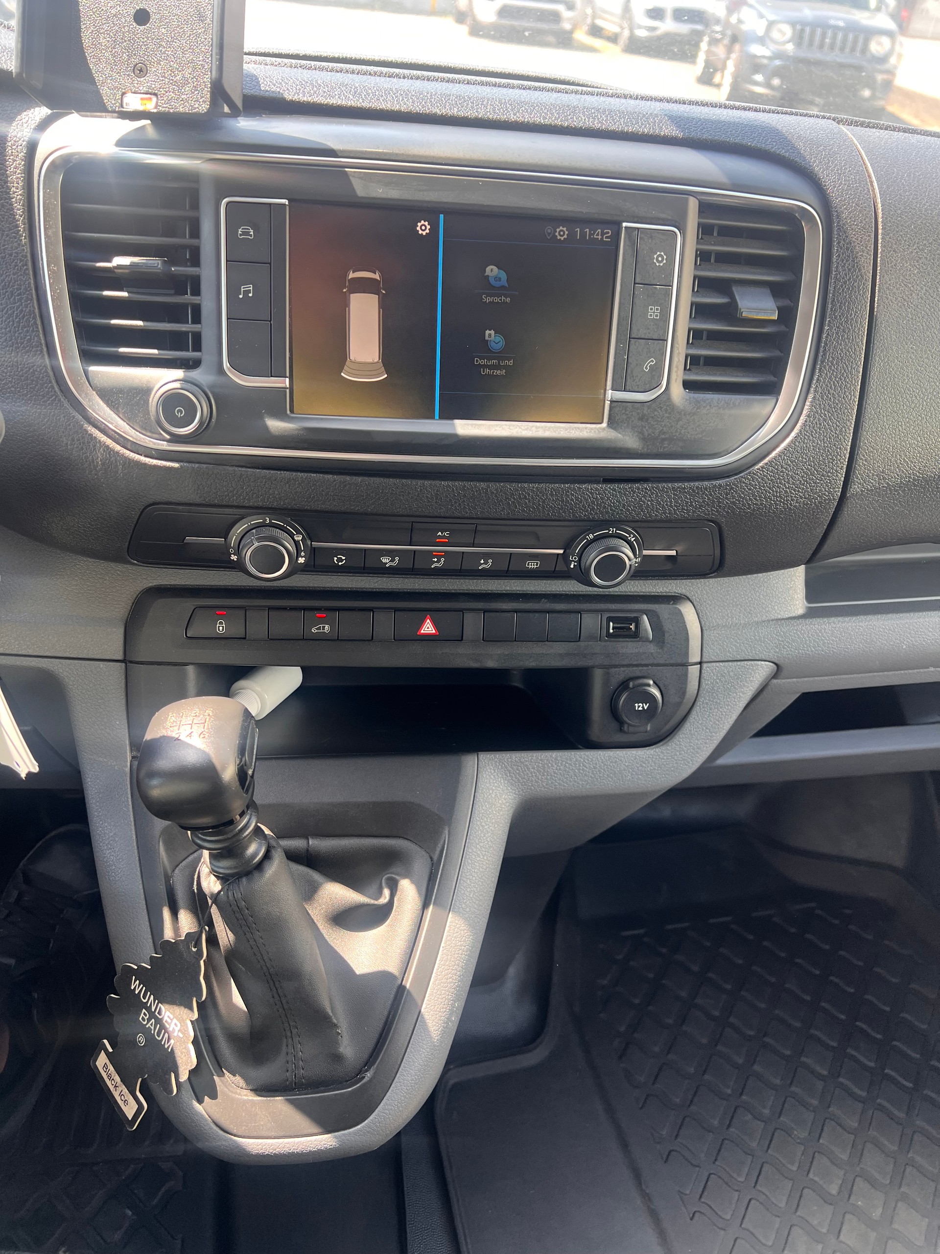 PEUGEOT Expert 1.5 BlueHDi 120 S&S Premium Standard-image-7