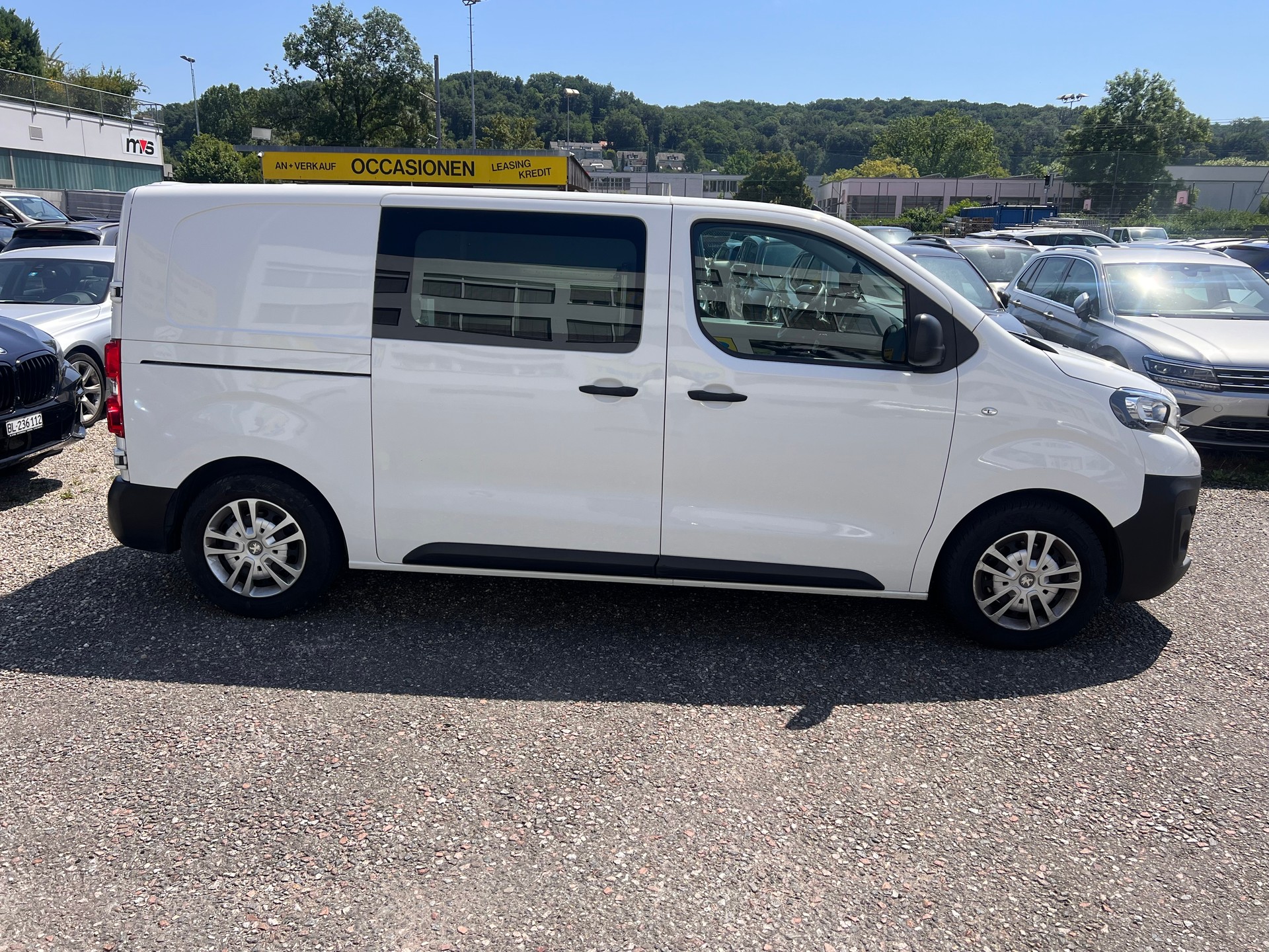 PEUGEOT Expert 1.5 BlueHDi 120 S&S Premium Standard-image-6