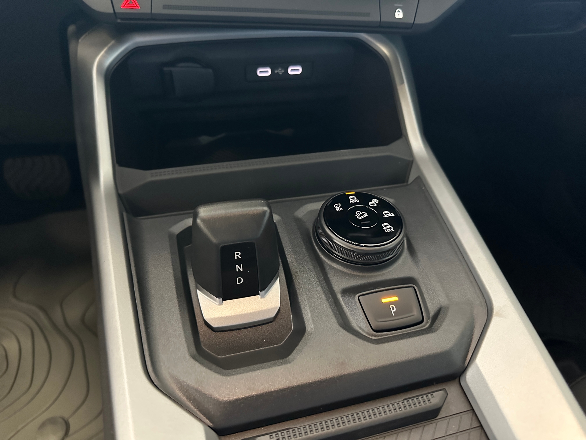 DACIA Bigster 1.2 Hybrid Journey 4WD-image-9