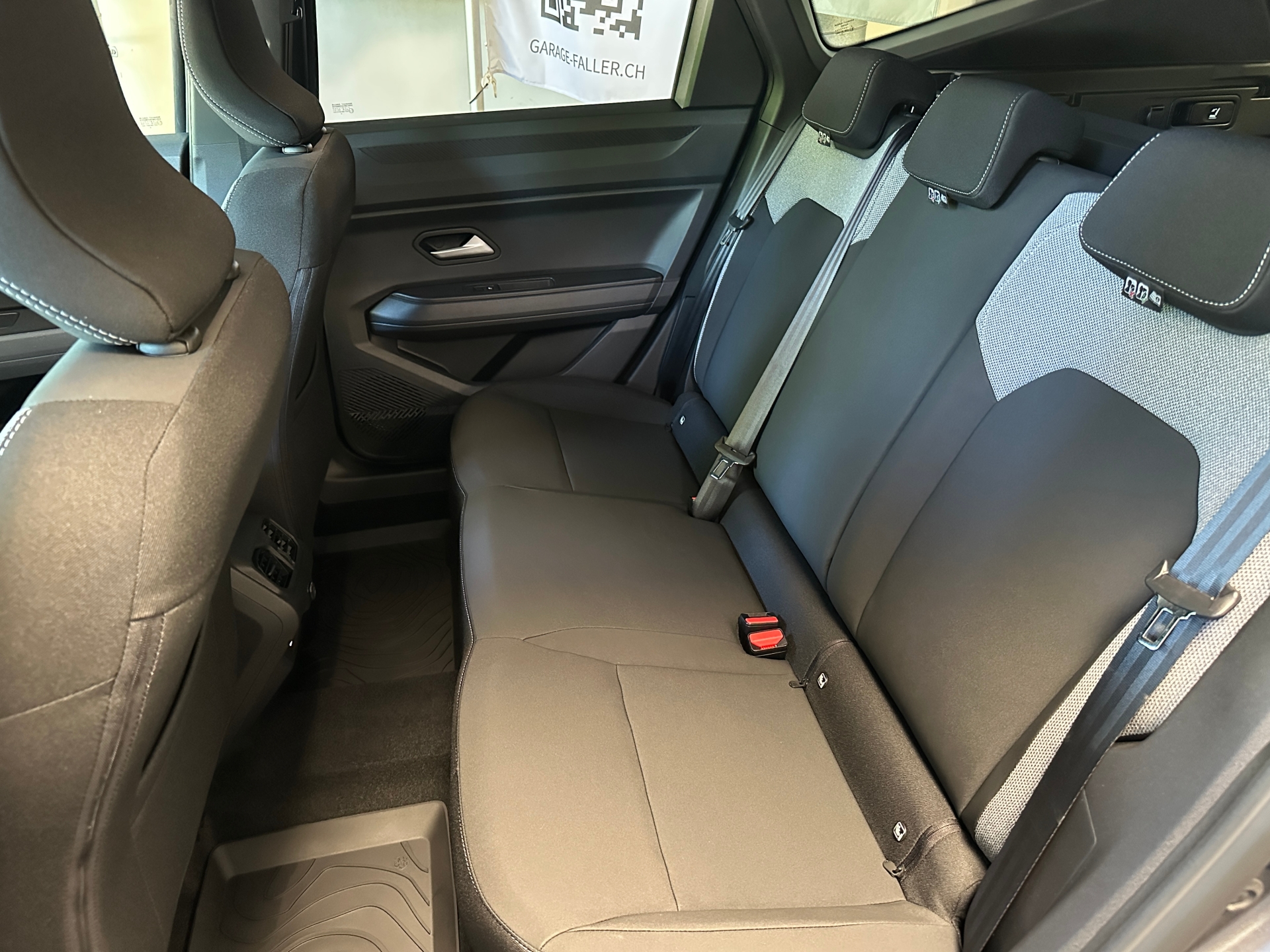 DACIA Bigster 1.2 Hybrid Journey 4WD-image-10