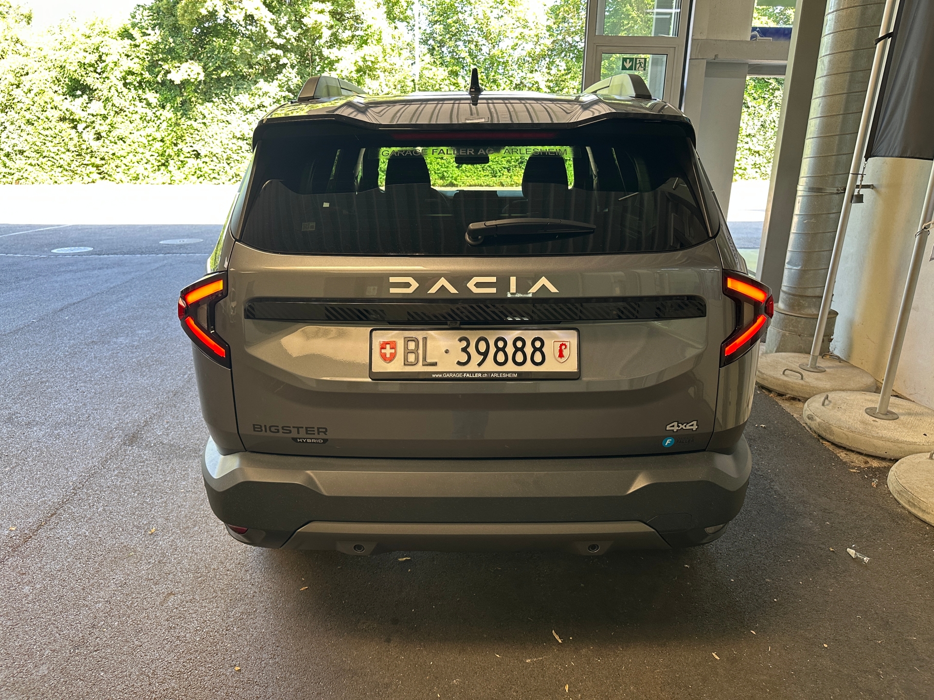 DACIA Bigster 1.2 Hybrid Journey 4WD-image-3