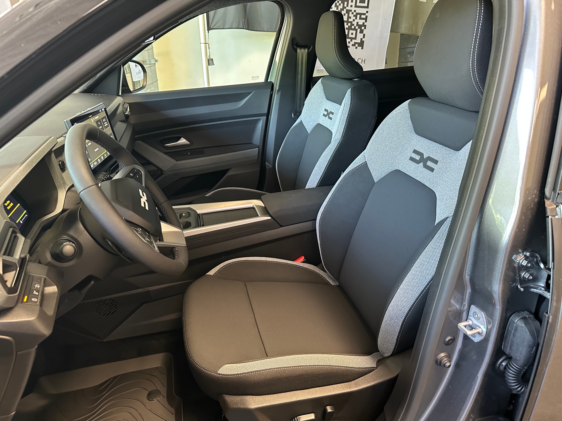 DACIA Bigster 1.2 Hybrid Journey 4WD-image-7