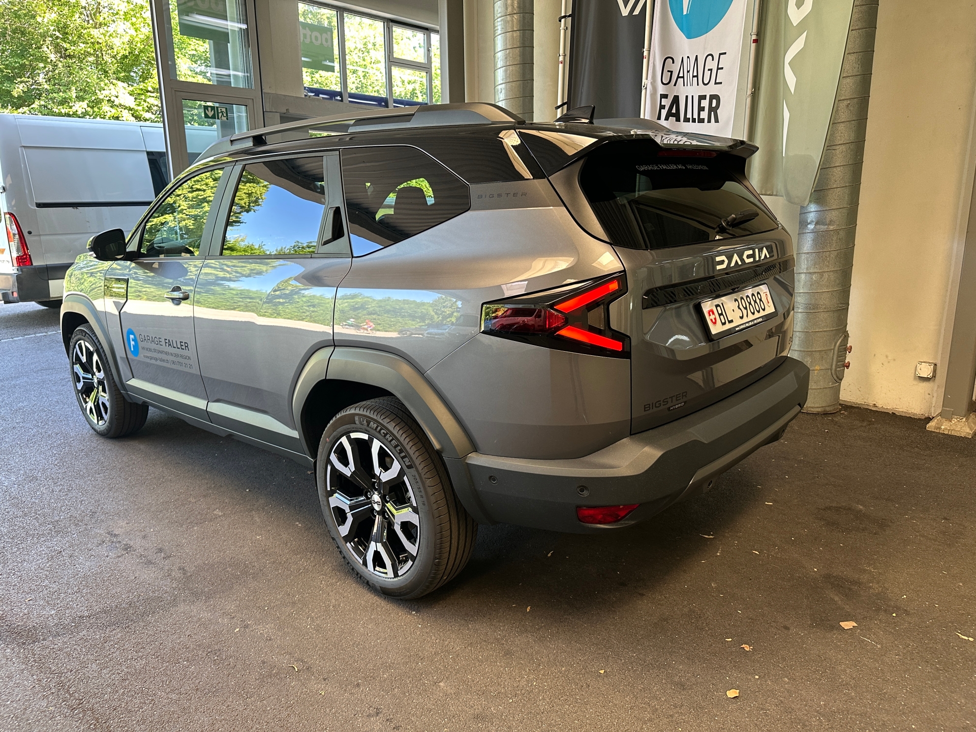 DACIA Bigster 1.2 Hybrid Journey 4WD-image-2