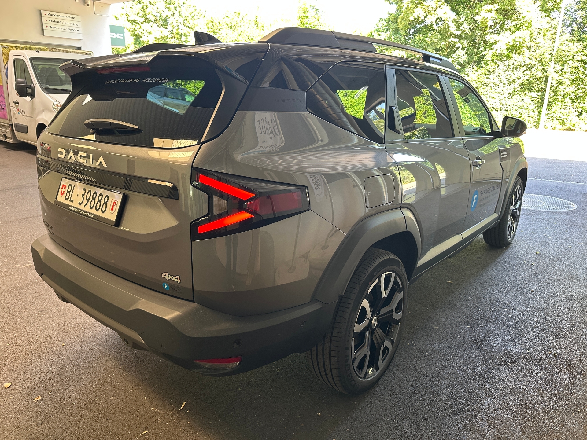 DACIA Bigster 1.2 Hybrid Journey 4WD-image-4