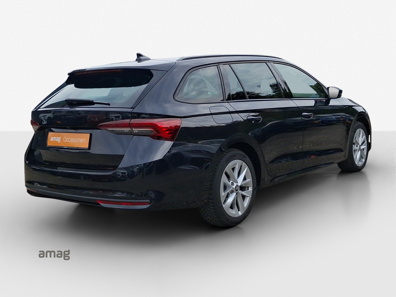 SKODA Octavia Combi 1.5 TSI mHEV DSG Dynamic-image-4