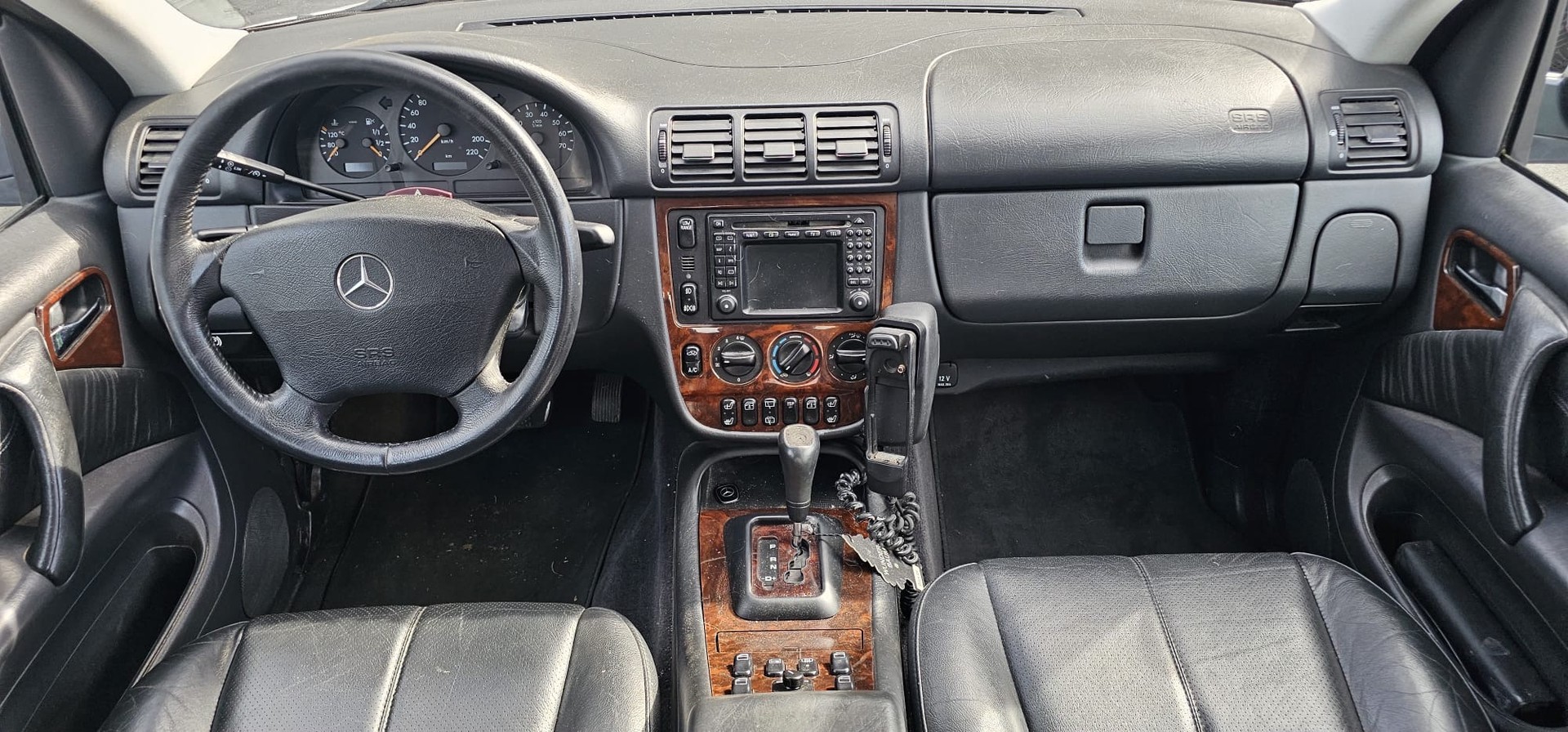 MERCEDES-BENZ ML 320 Automatic-image-9