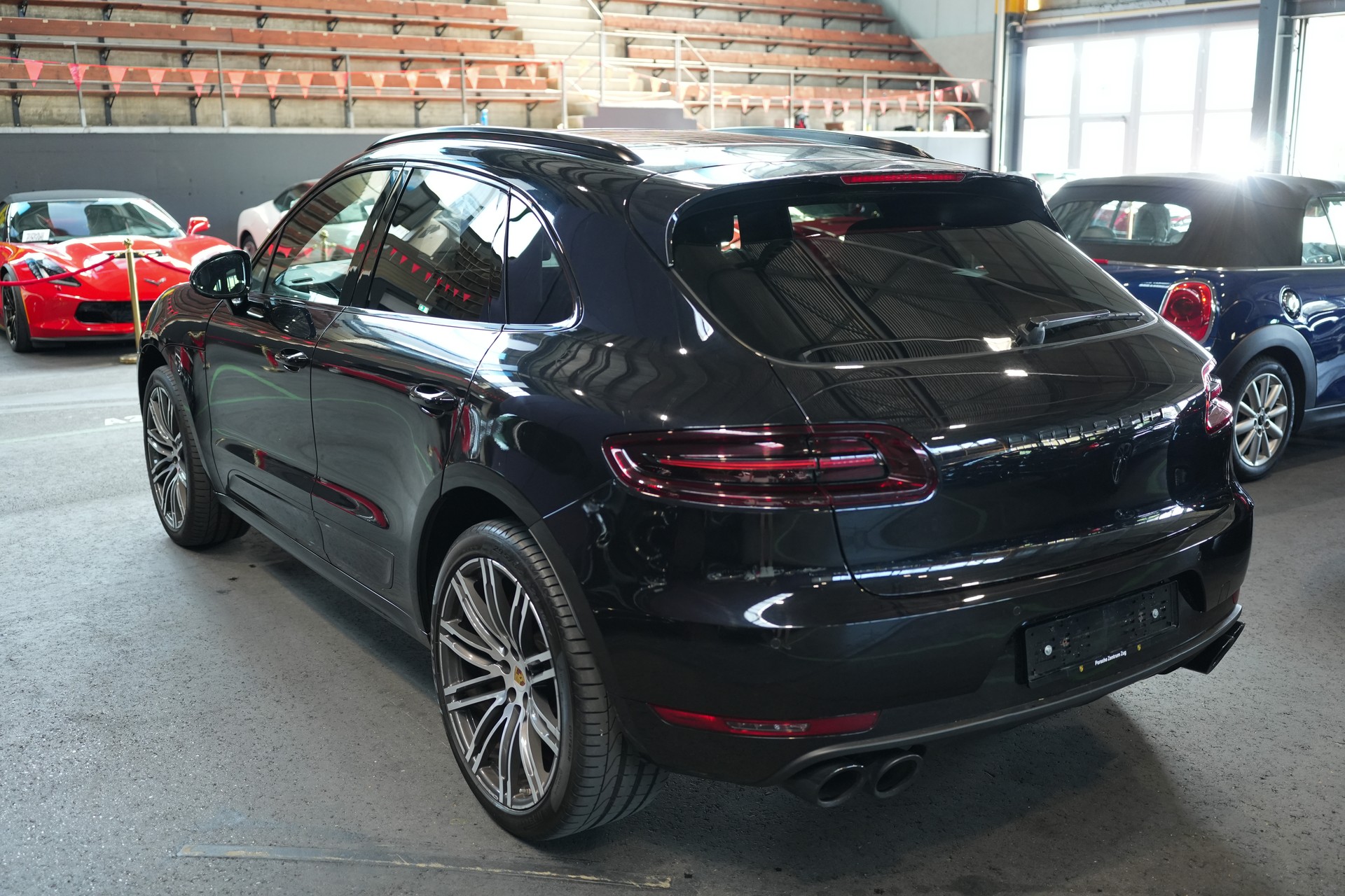 PORSCHE Macan Turbo Performance PDK-image-1