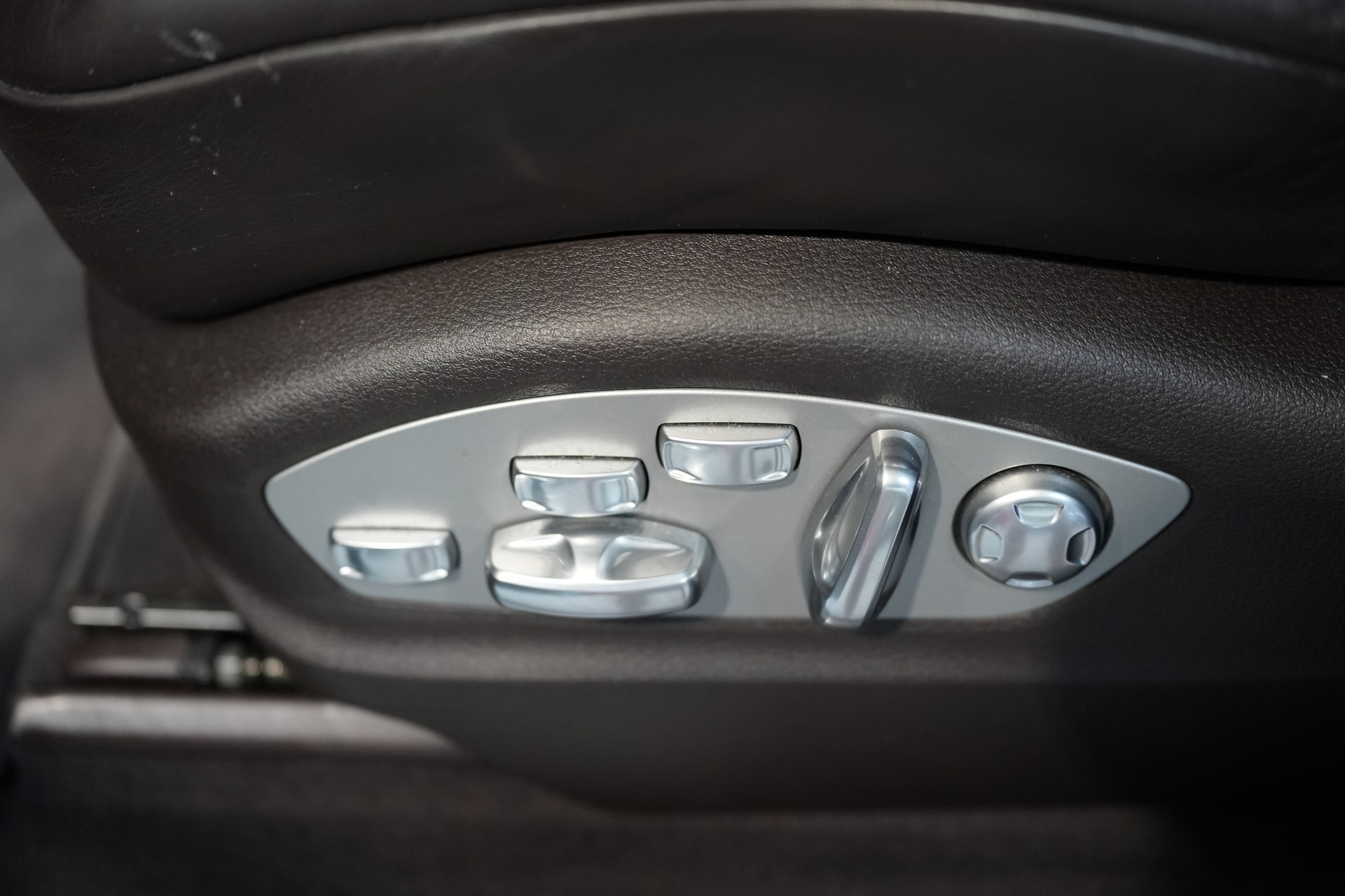 PORSCHE Macan Turbo Performance PDK-image-10