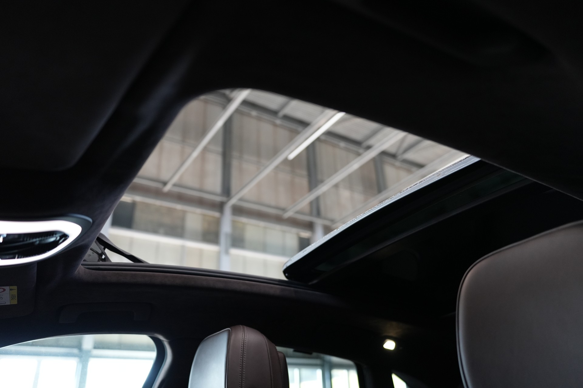 PORSCHE Macan Turbo Performance PDK-image-12