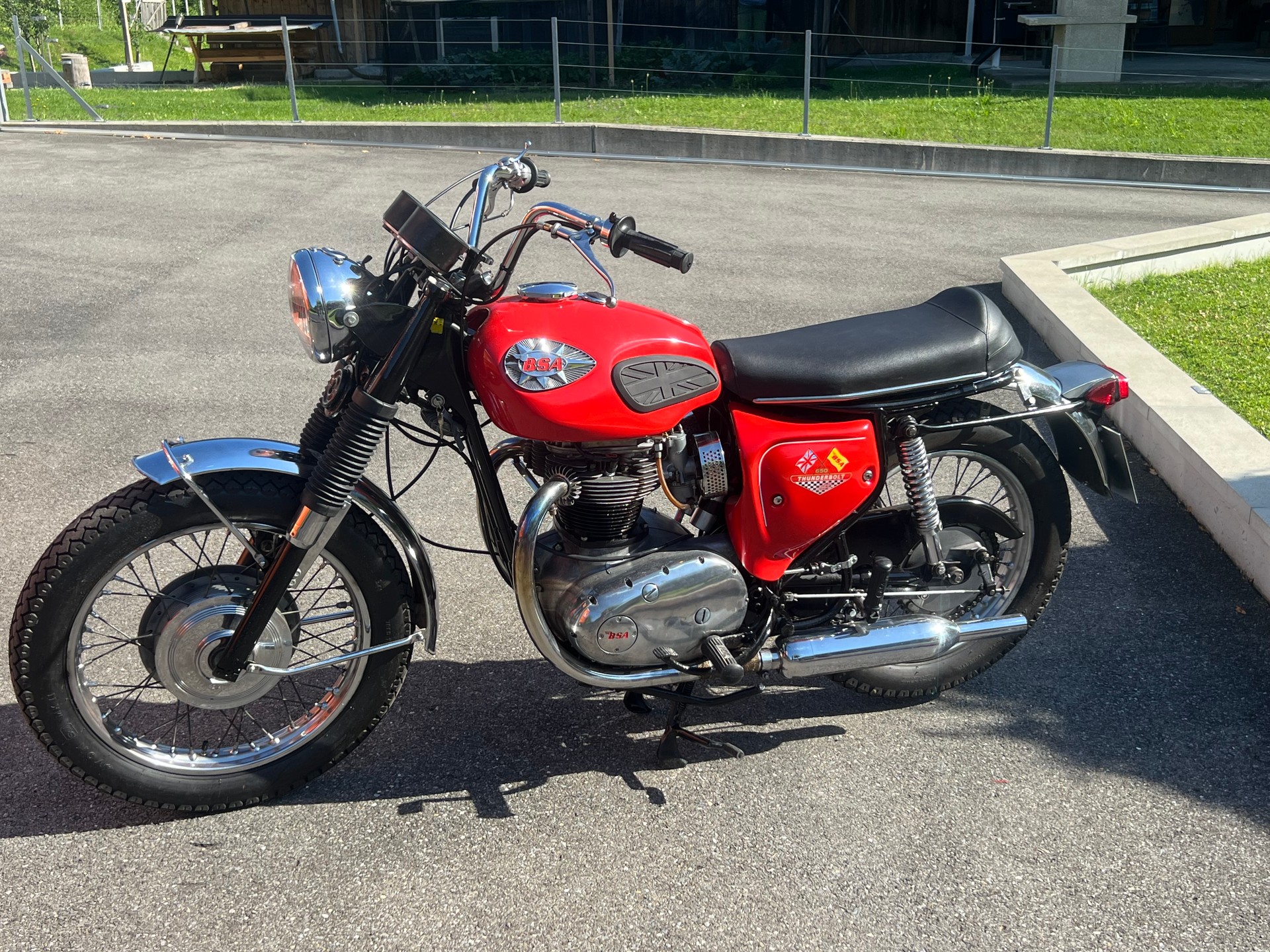 BSA Thunderbolt/lightning-image-3