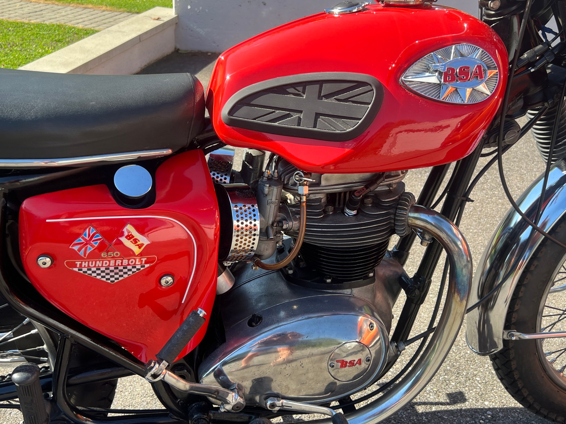 BSA Thunderbolt/lightning-image-1
