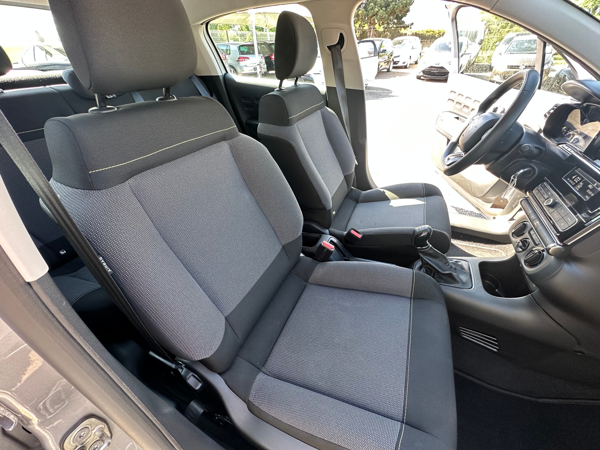 CITROEN C3 1.2i PureTech Feel-image-19