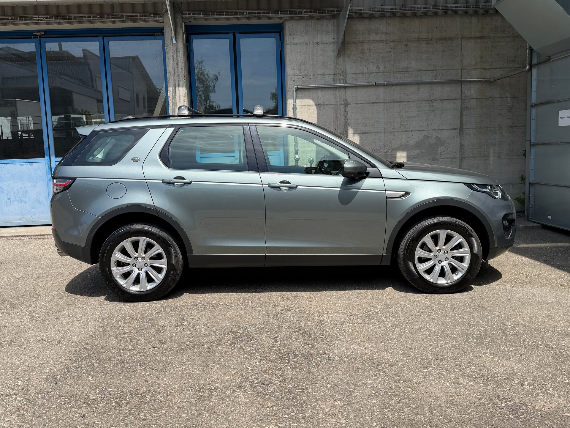 LAND ROVER Discovery Sport 2.0 Si4 HSE-image-3