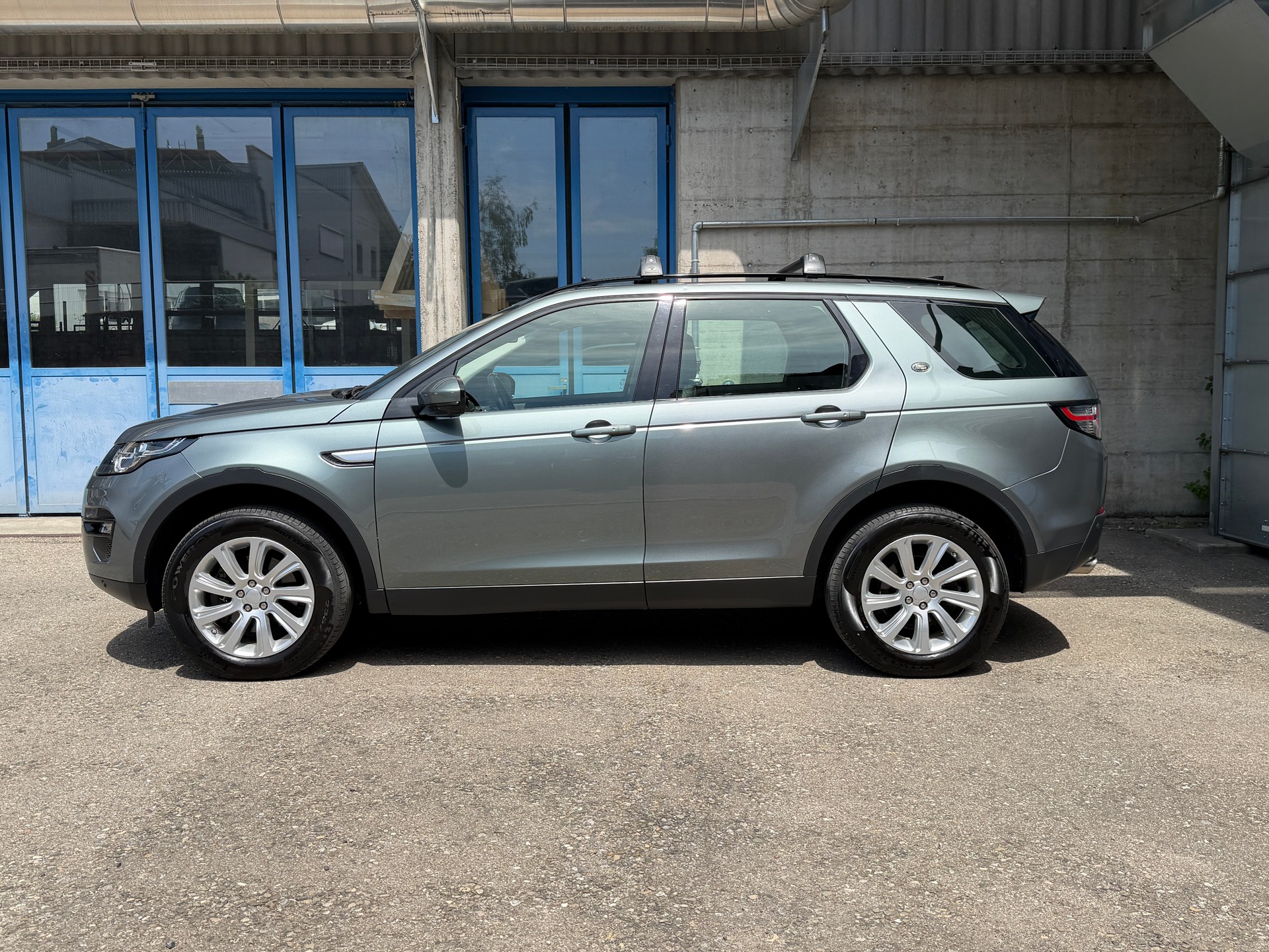 LAND ROVER Discovery Sport 2.0 Si4 HSE-image-4