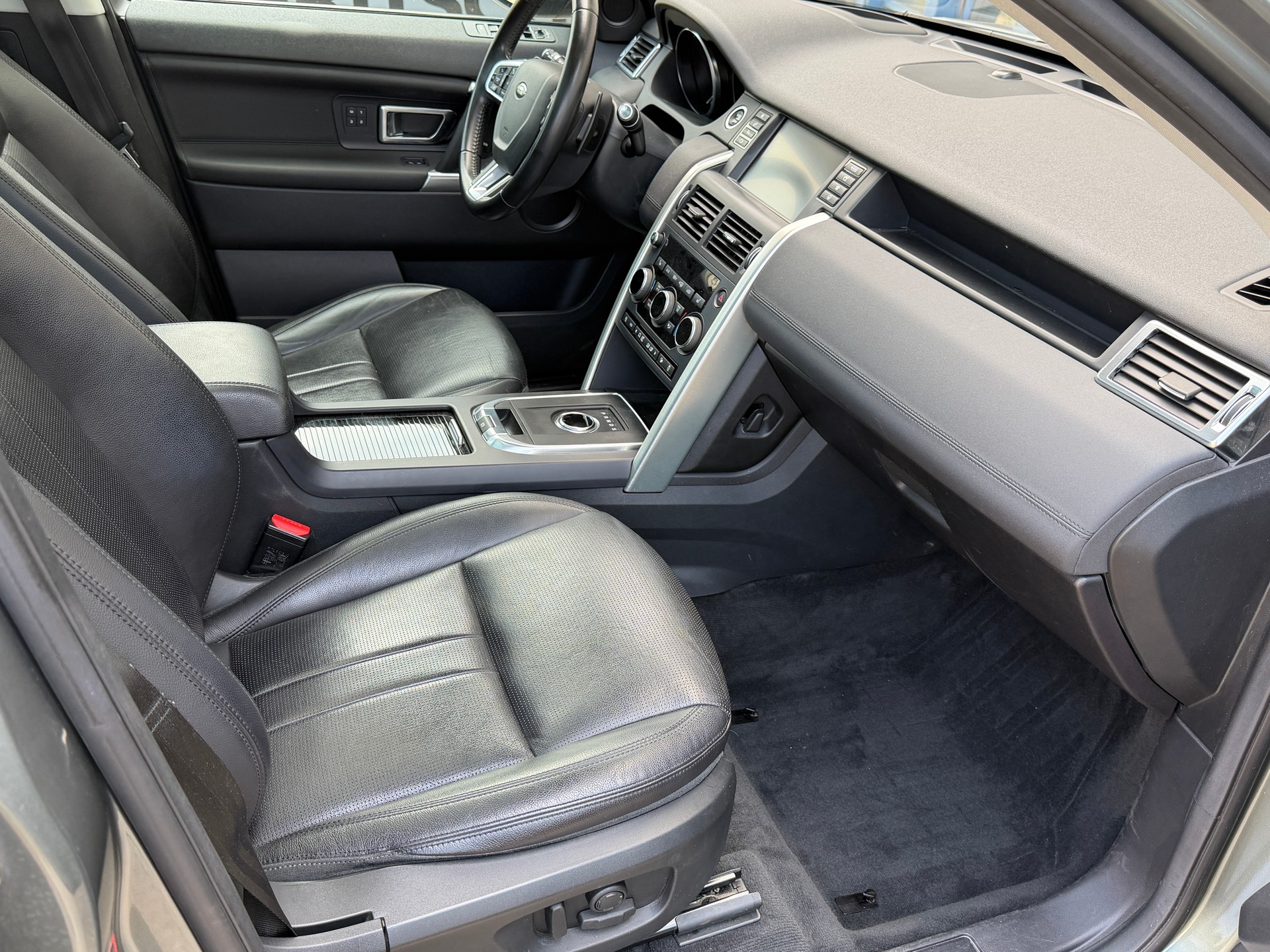 LAND ROVER Discovery Sport 2.0 Si4 HSE-image-11