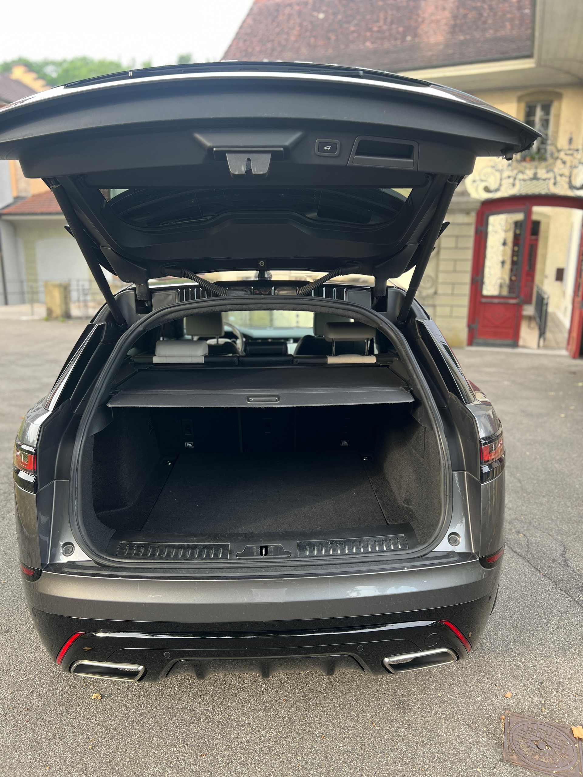 LAND ROVER Range Rover Velar D 300 First Edition Automatic-image-14