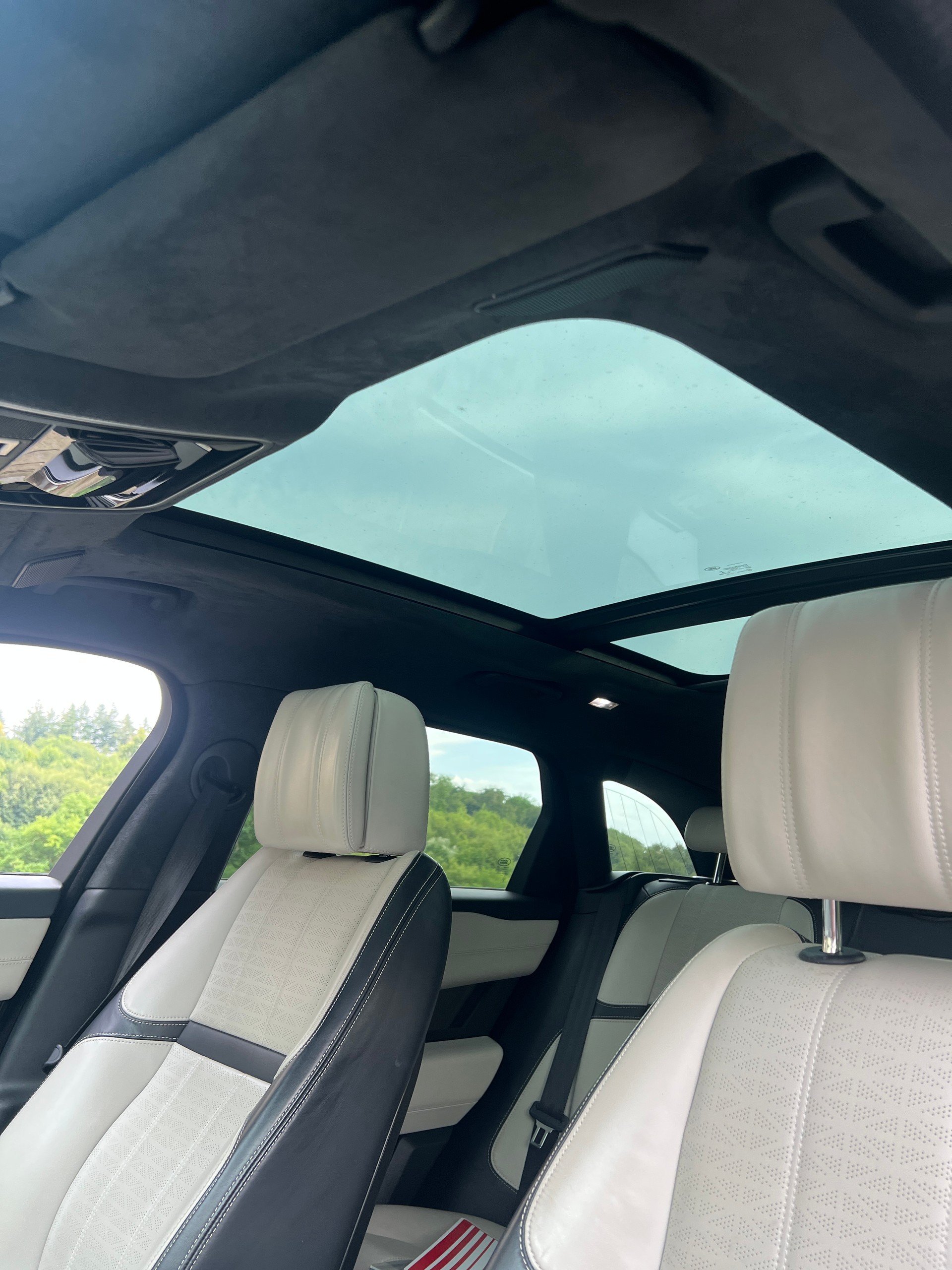 LAND ROVER Range Rover Velar D 300 First Edition Automatic-image-12
